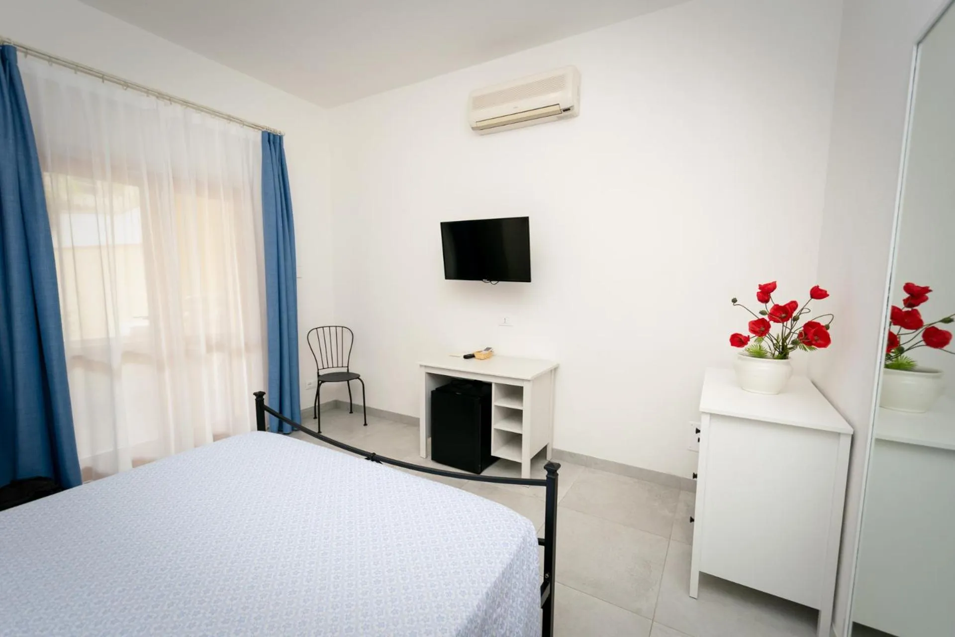 Photo of the whole room, Bed in Hotel Anna