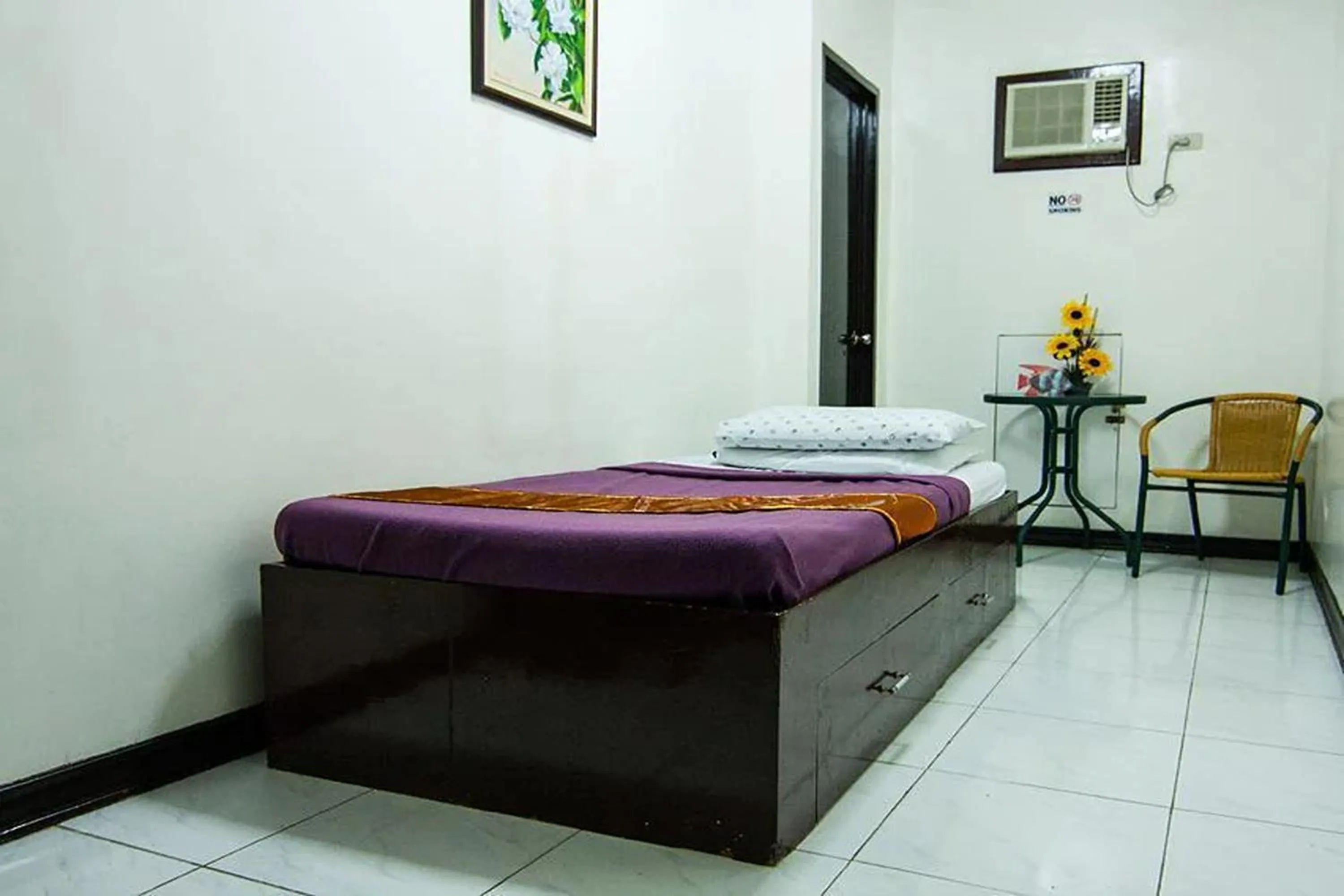 Bed in St Nicolas Inn CDO City Center