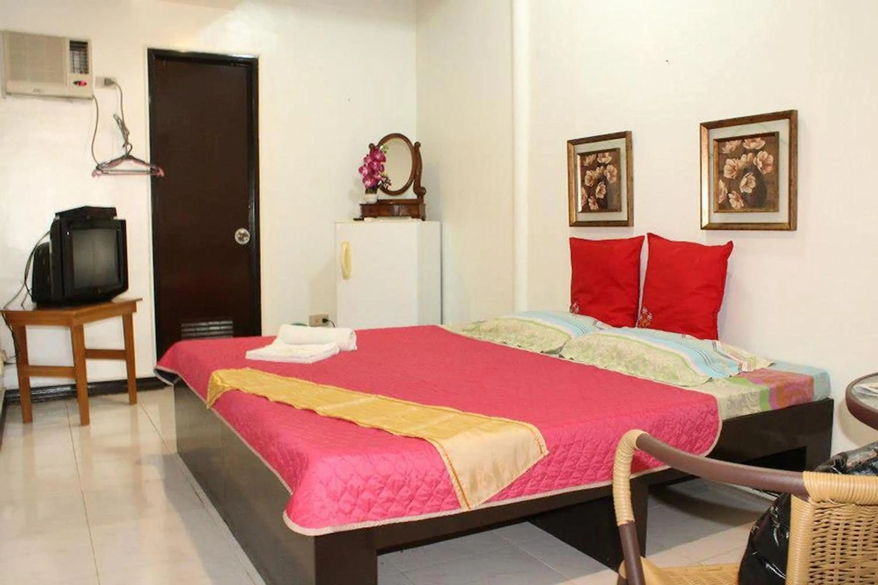 Bed in St Nicolas Inn CDO City Center