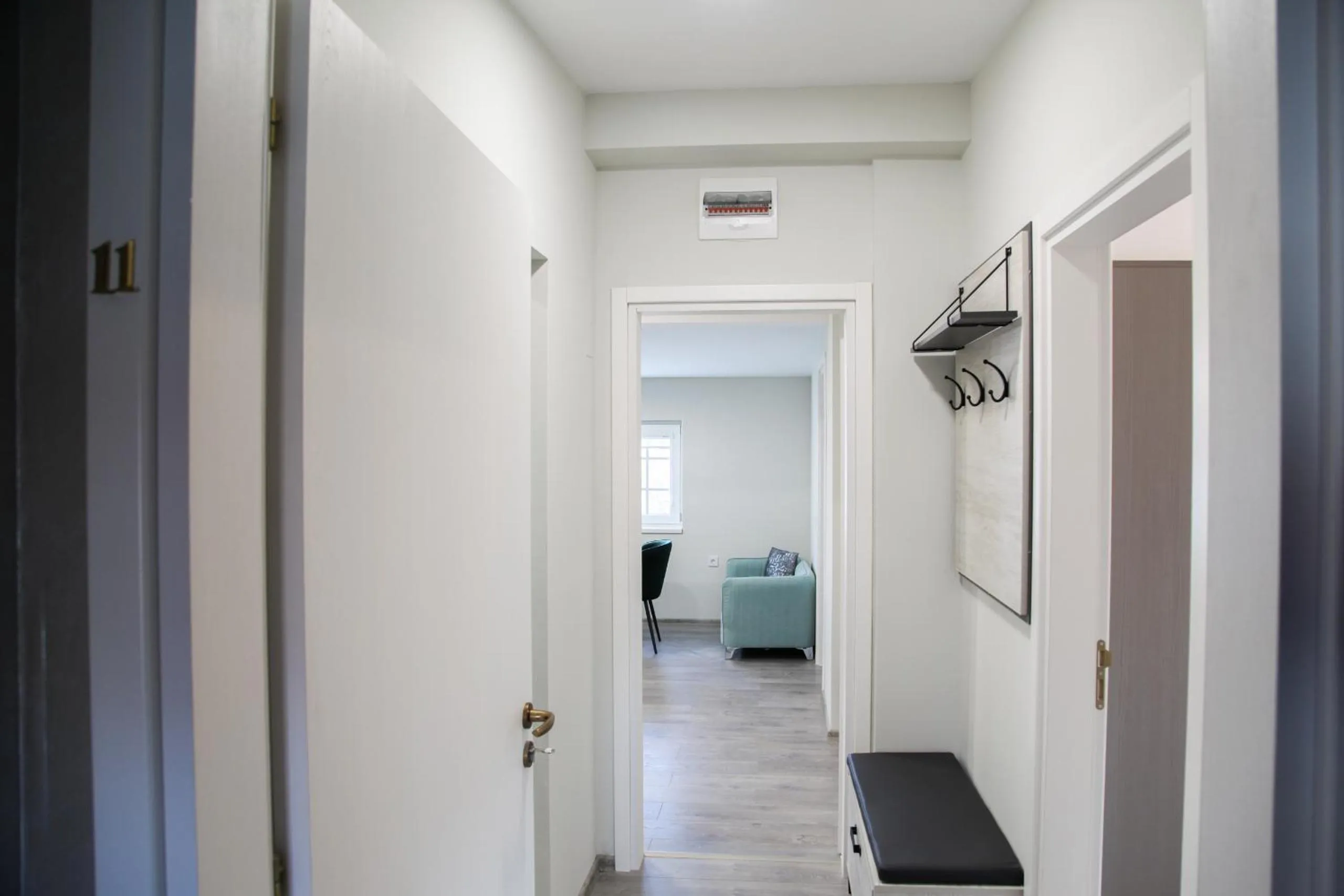 Living room, Bed in Corner House