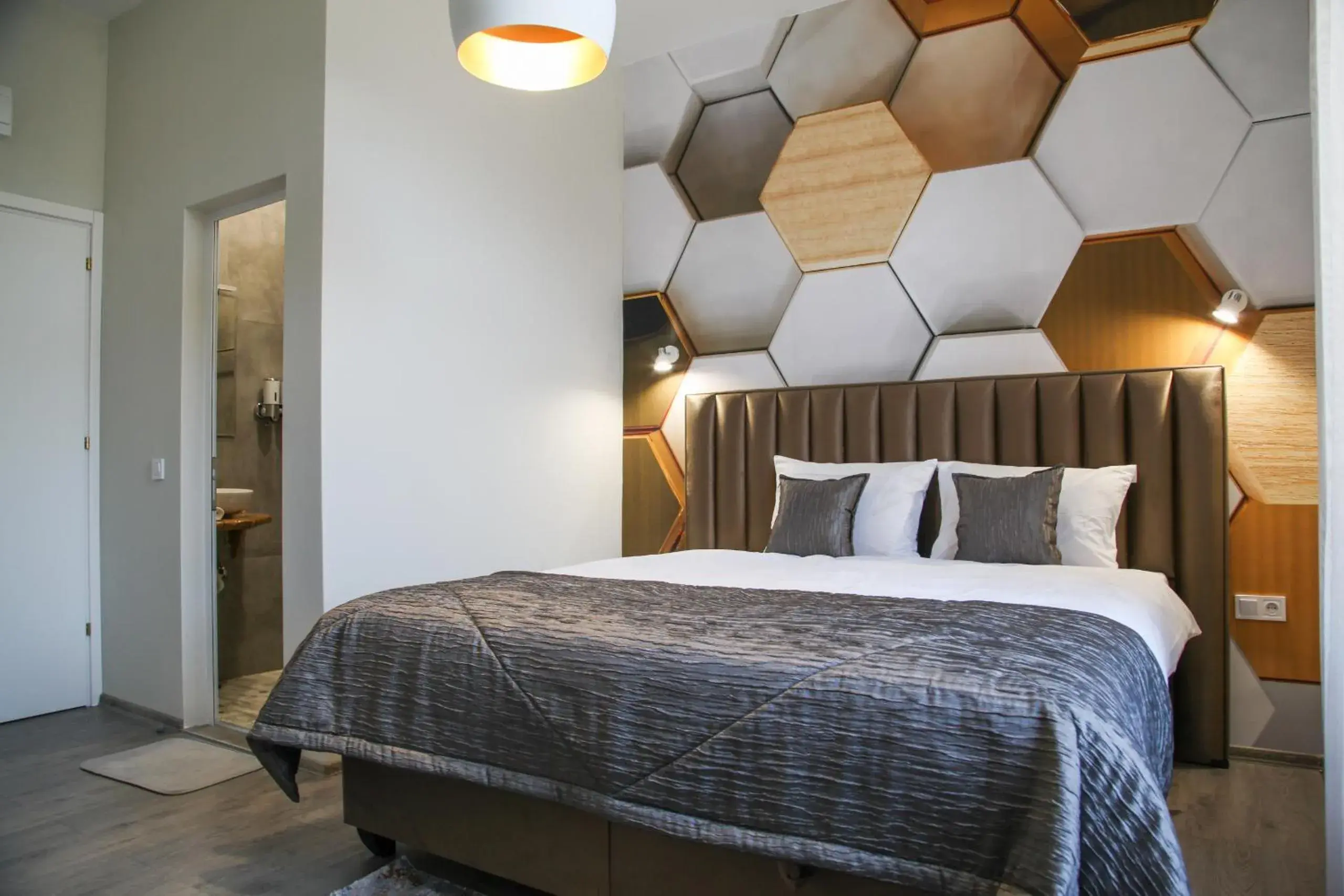 Double Room with Balcony - single occupancy in Corner House Double Room with Balcony - single occupancy in Corner House