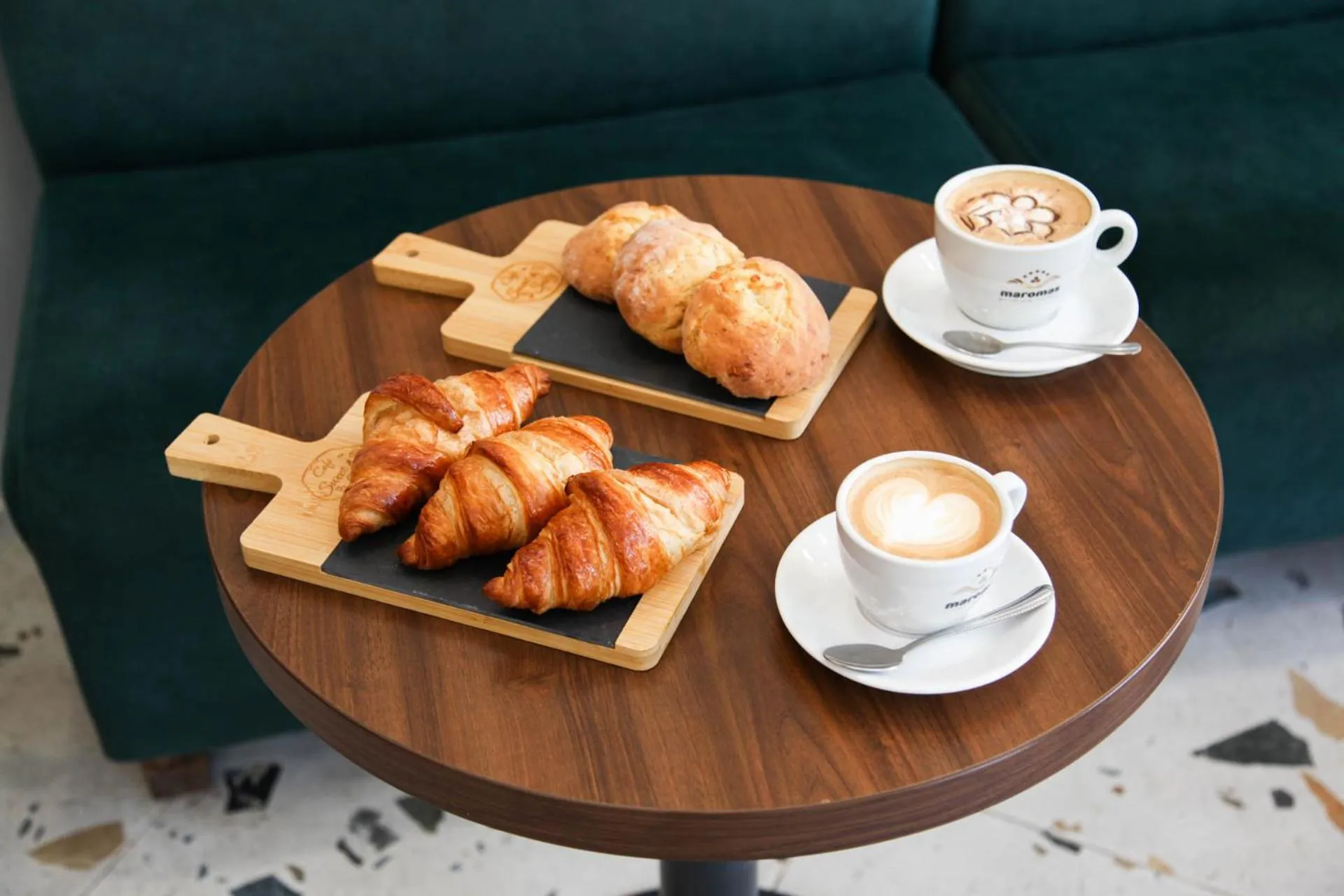 Breakfast in Corner House