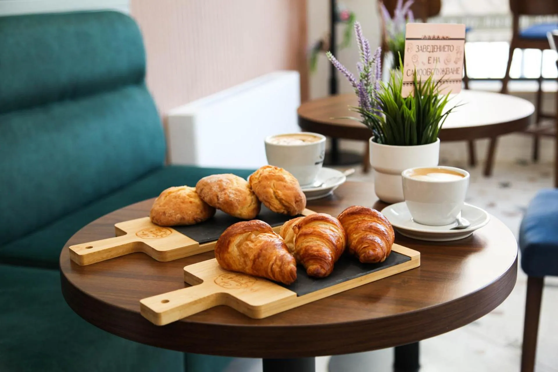 Breakfast in Corner House