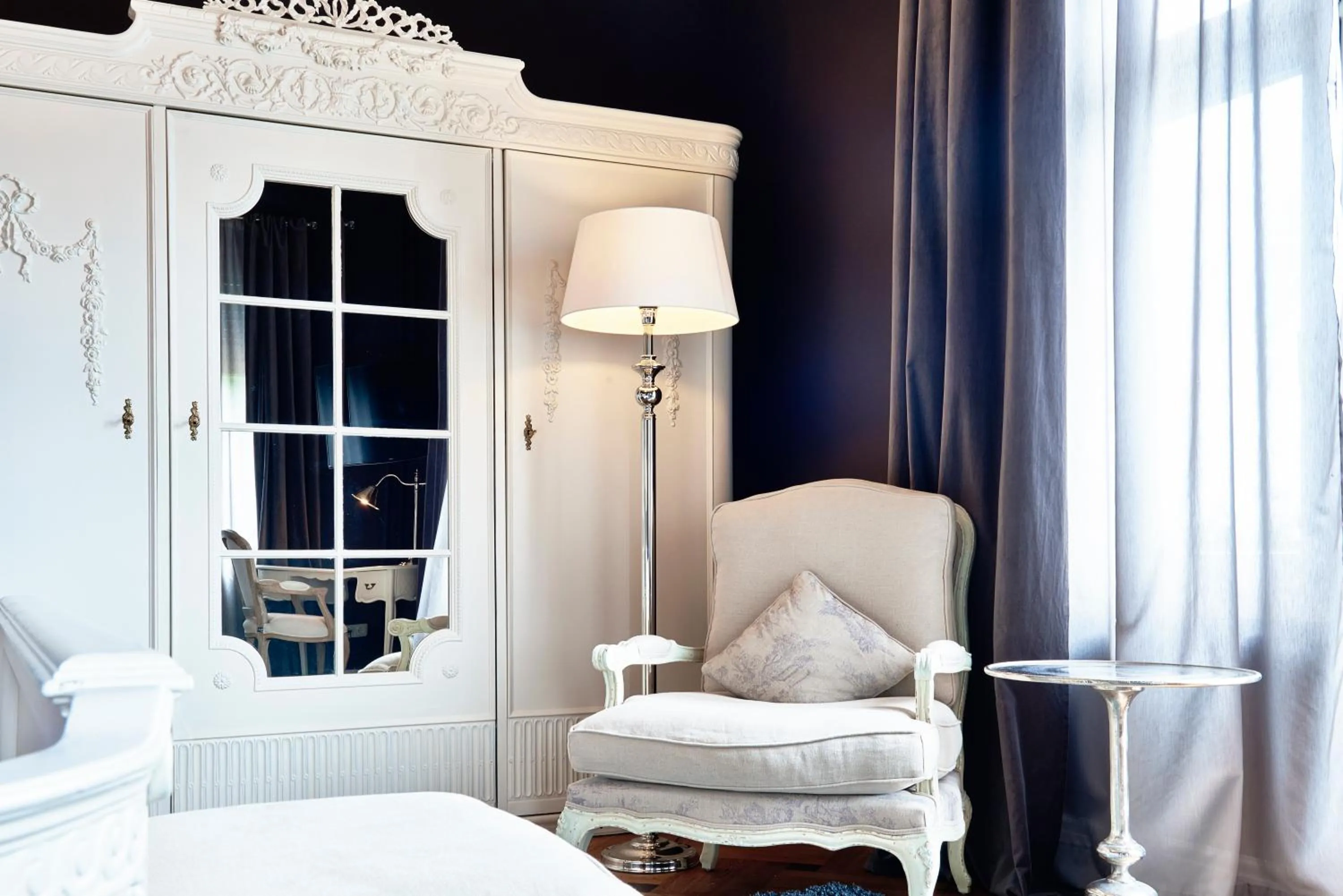 Photo of the whole room, Bed in Schlosshotel Steinburg