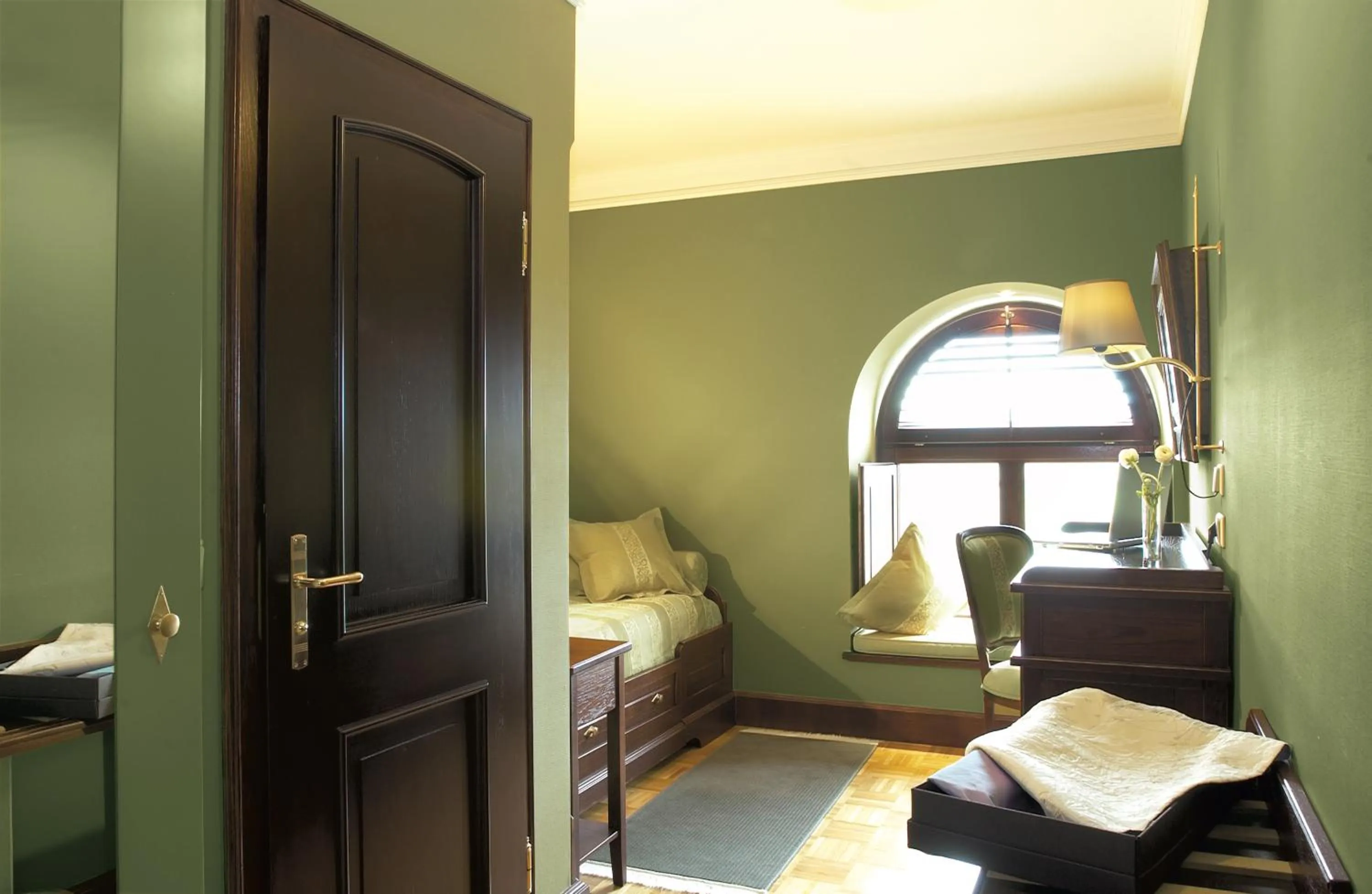 Photo of the whole room, Bed in Schlosshotel Steinburg