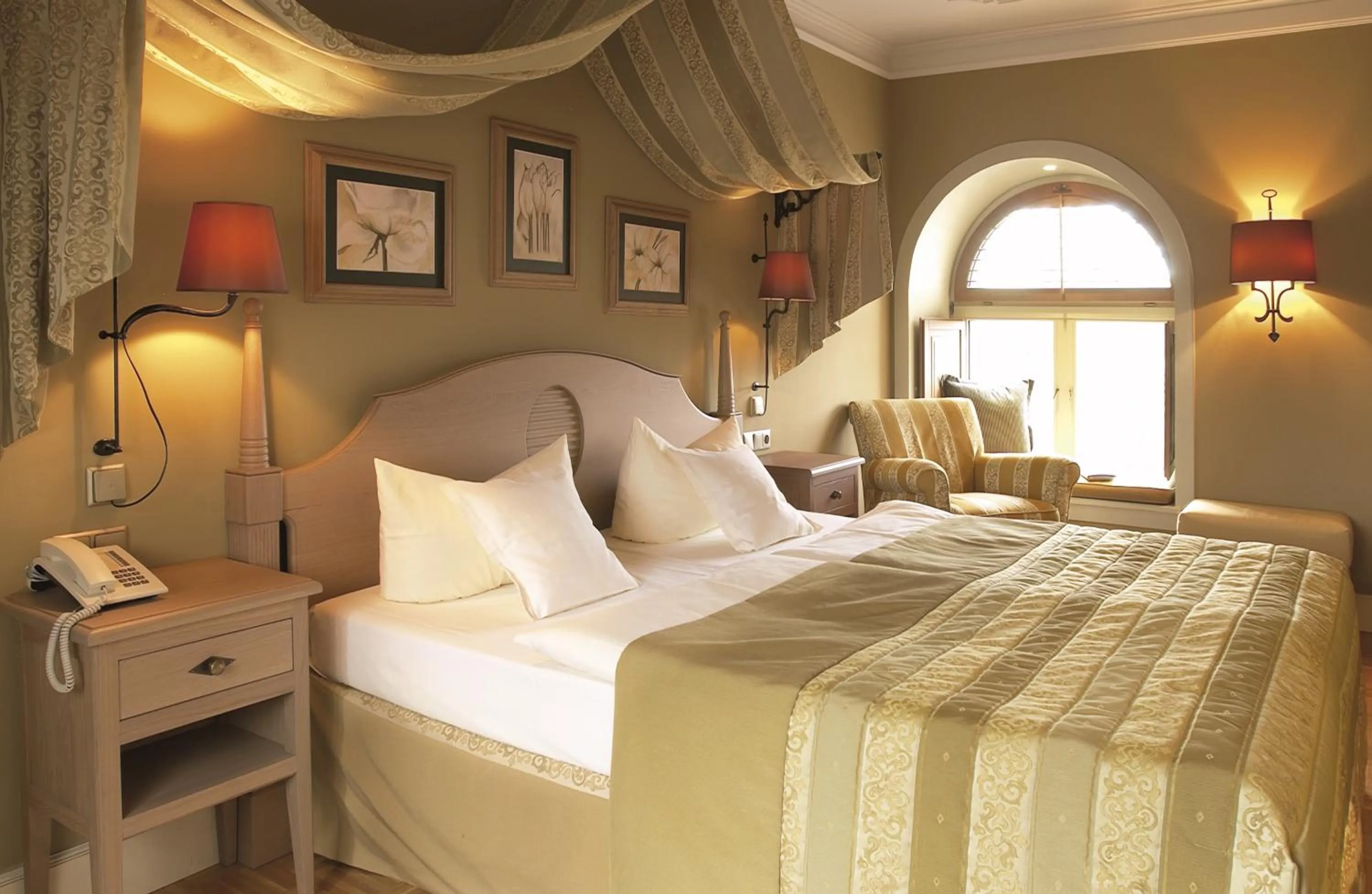 Bed in Schlosshotel Steinburg