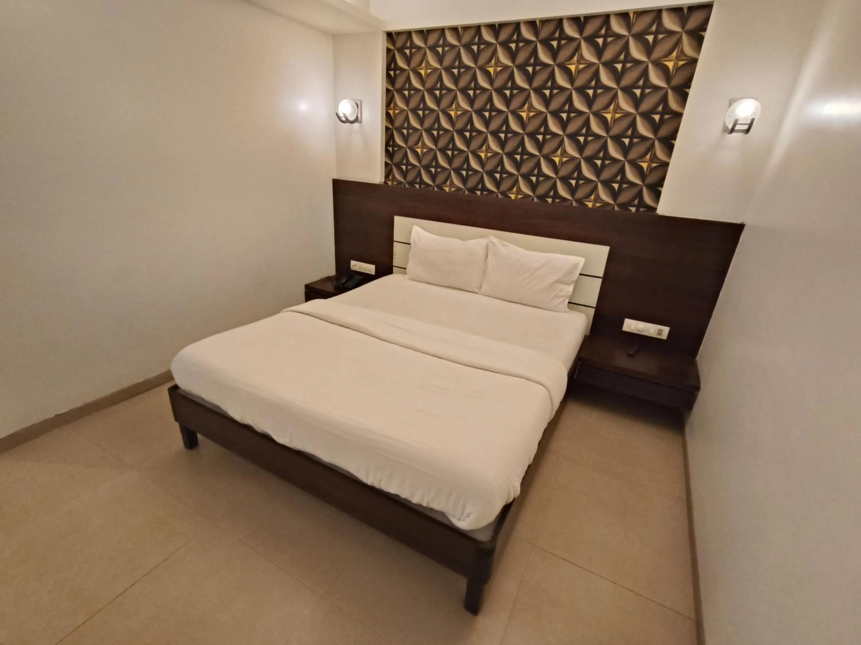 Bed in Hotel Vijay Sagar Dombivali