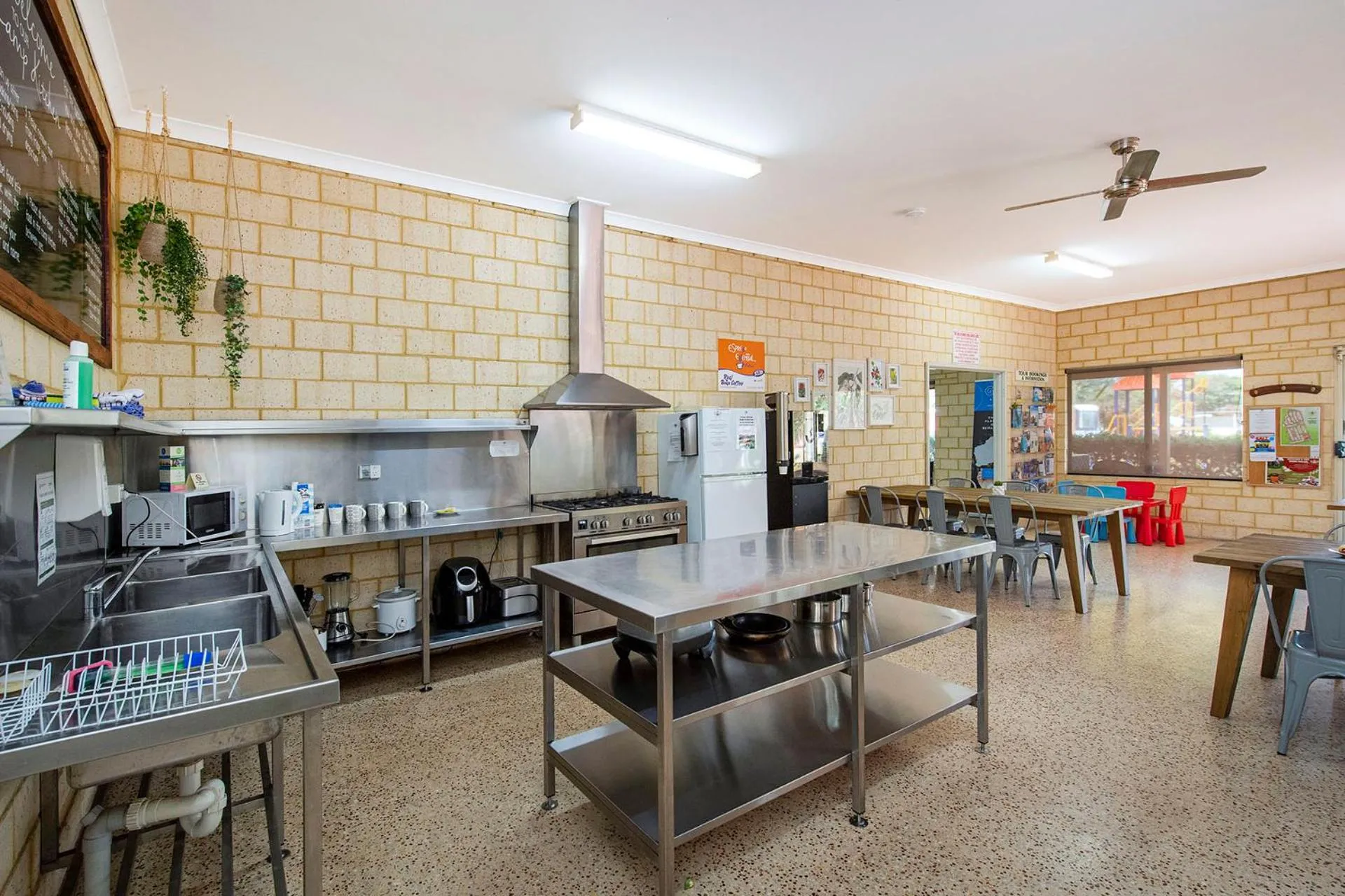 Kitchen or kitchenette in Banksia Tourist Park