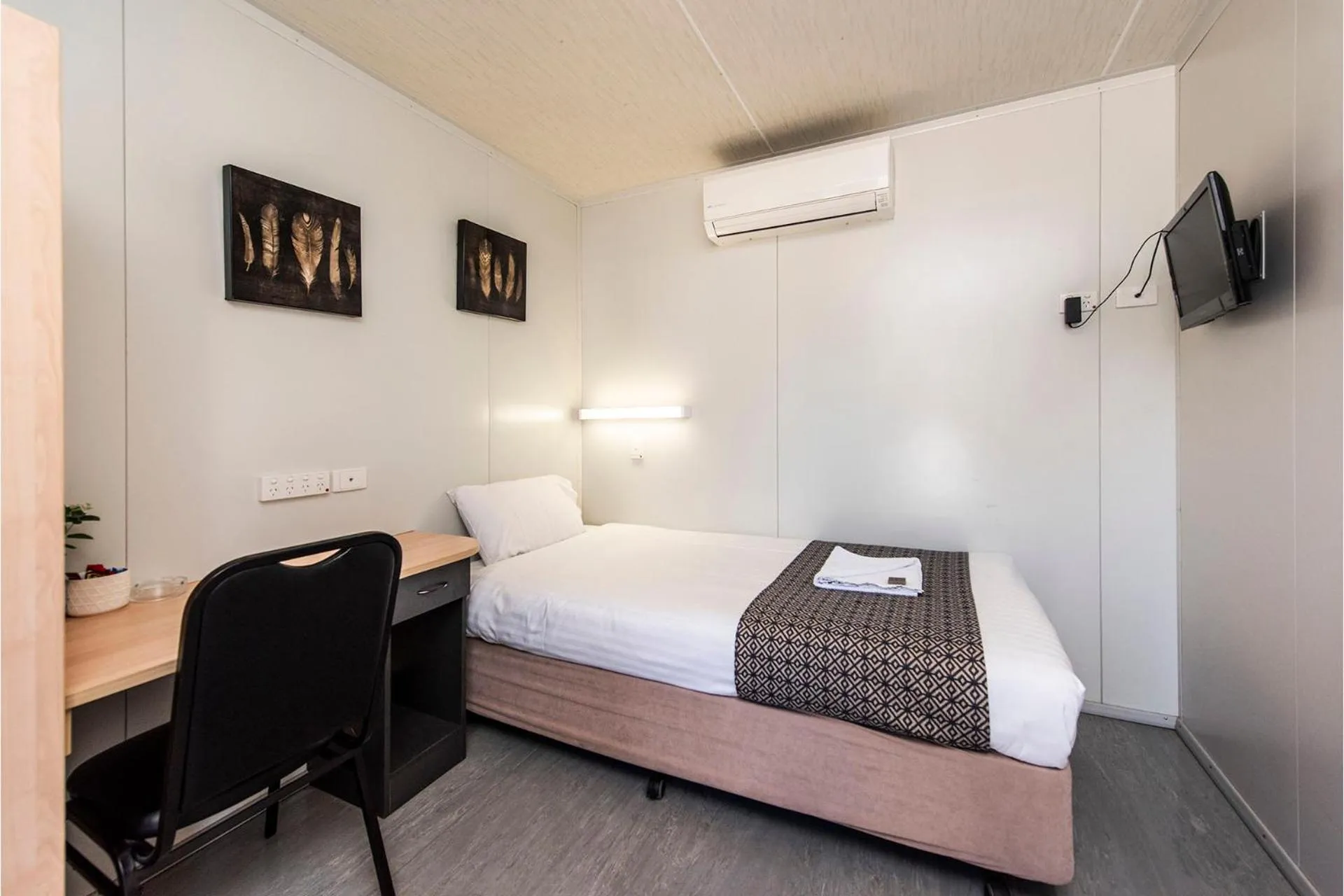 Bed in Banksia Tourist Park