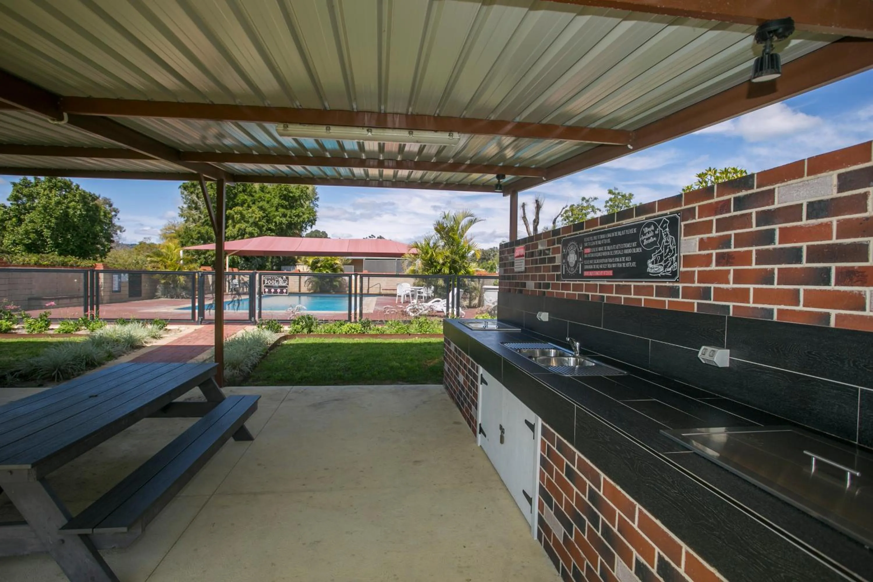 BBQ facilities in Banksia Tourist Park