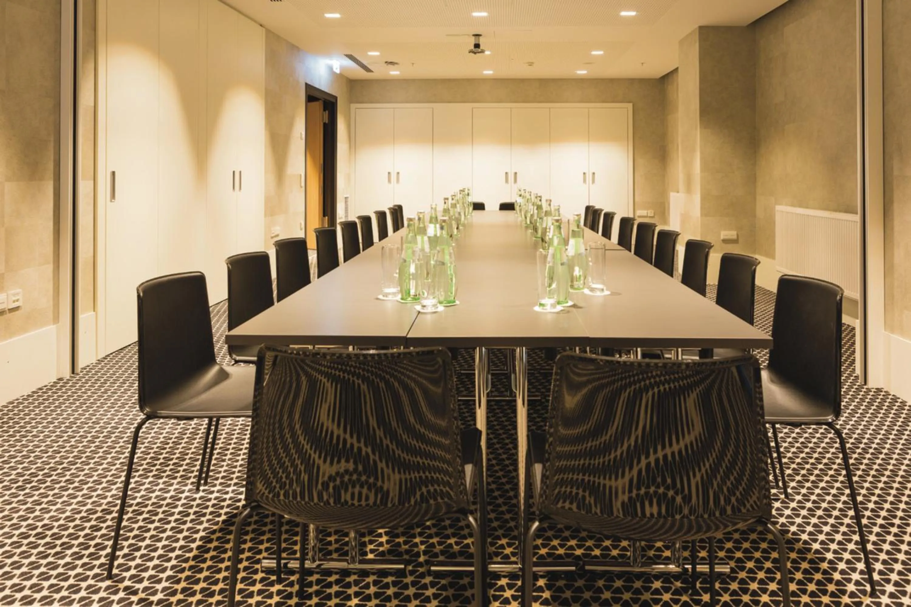 Meeting/conference room in Riu Plaza Berlin