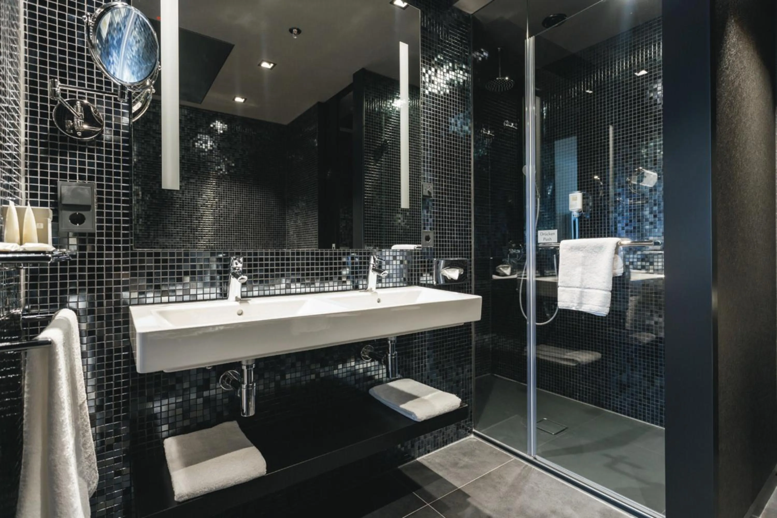 Bathroom in Riu Plaza Berlin