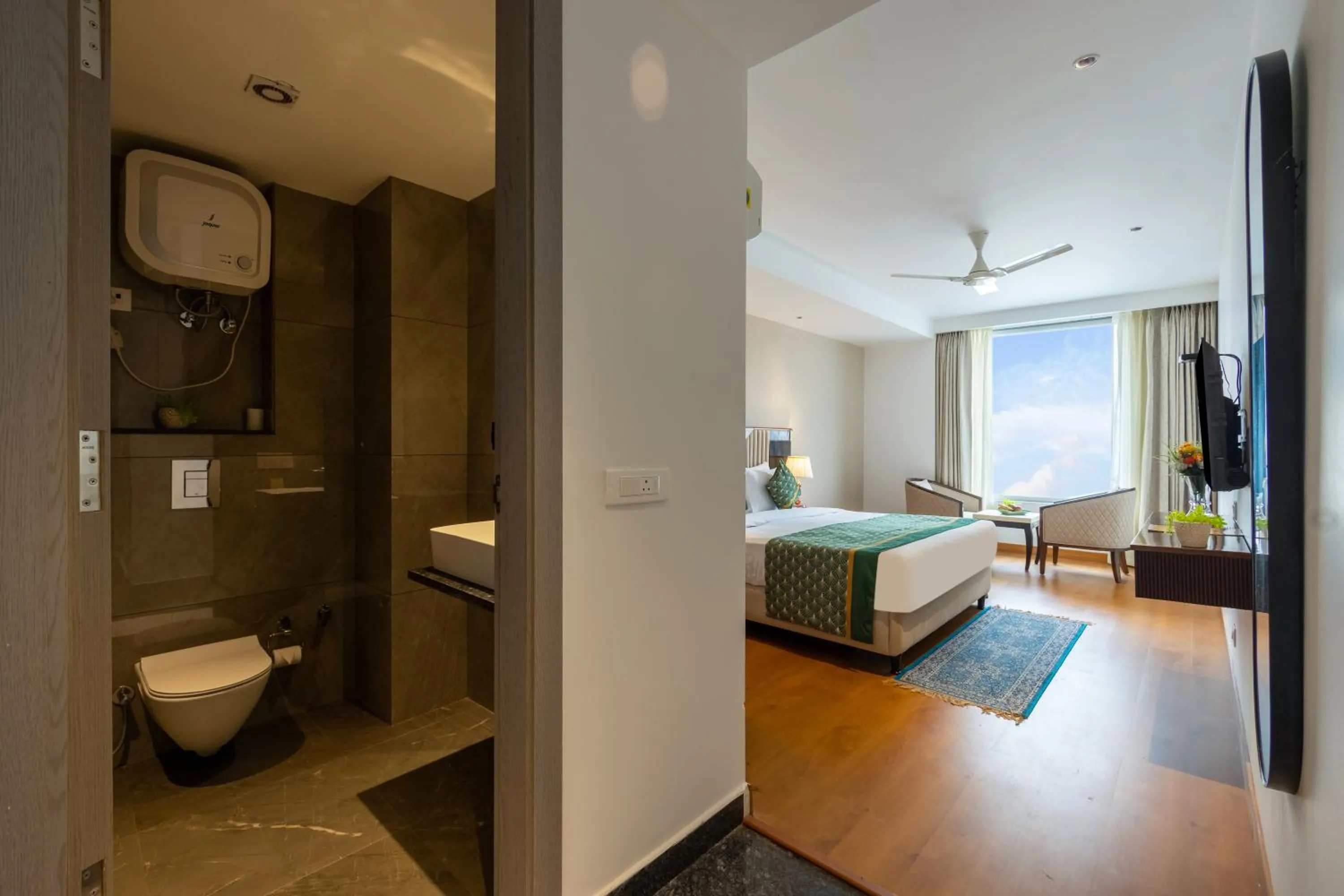 Bed in Arch The Lohias