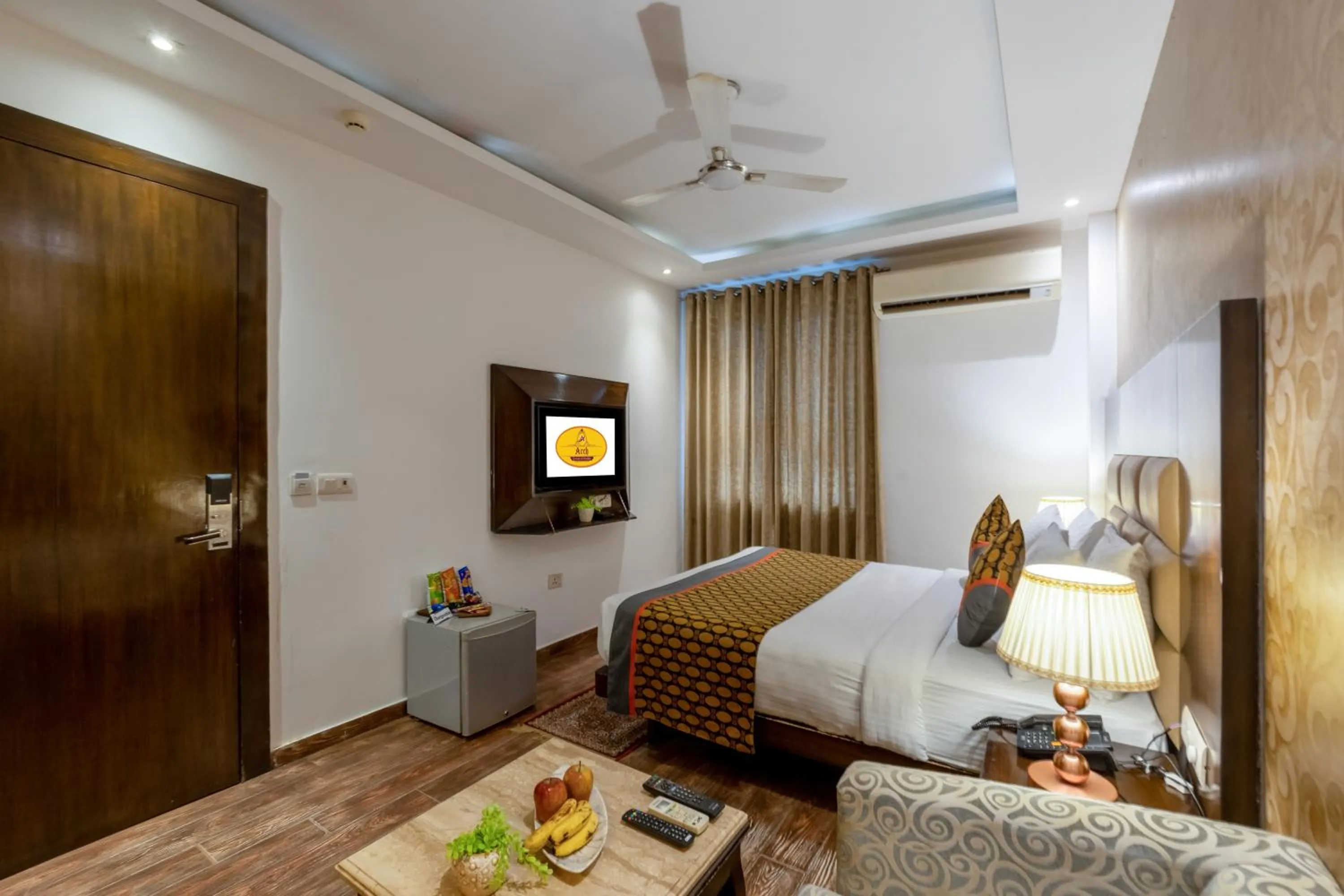 Bed in Arch The Lohias