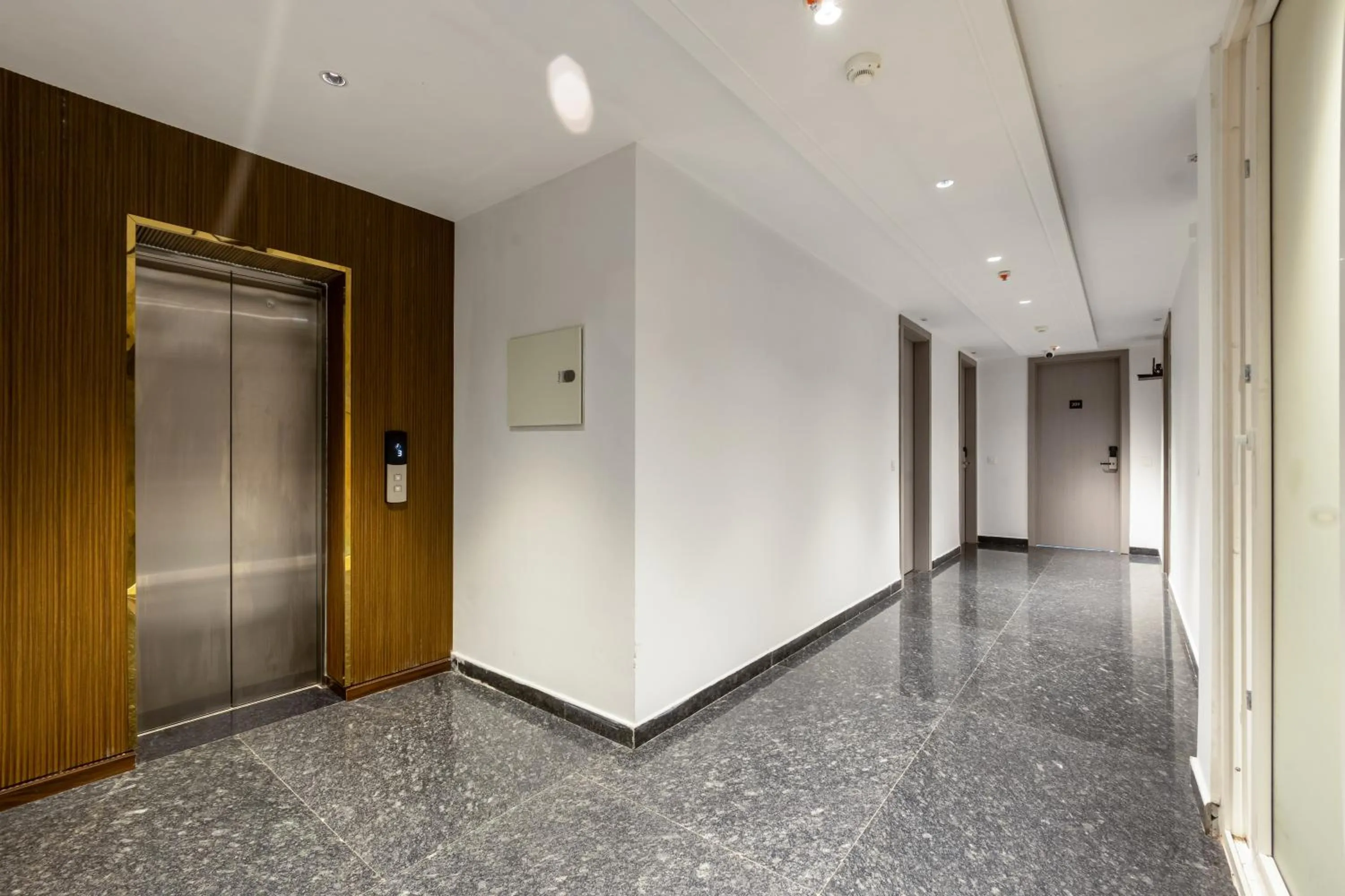 elevator in Arch The Lohias