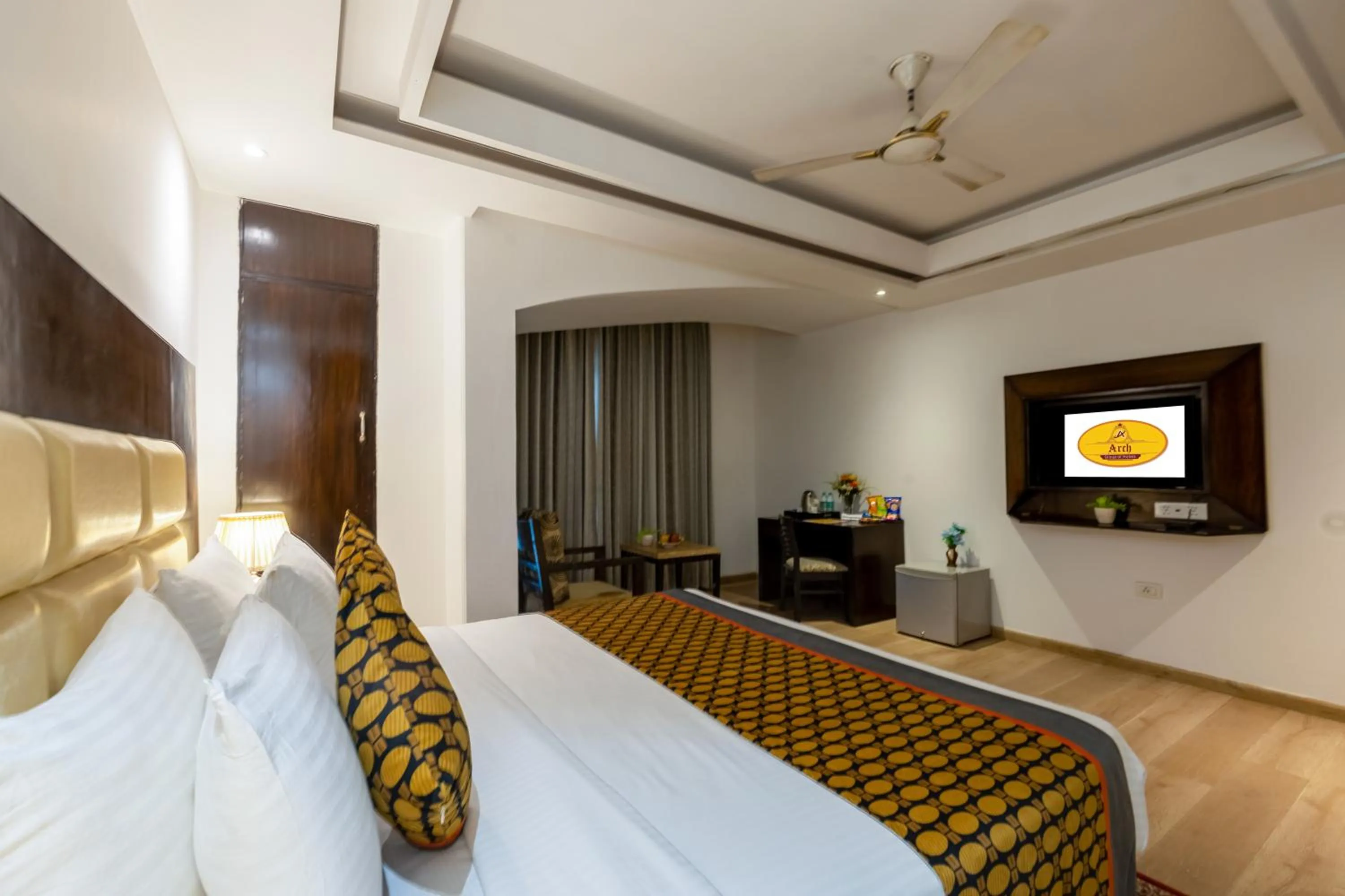 Bed in Arch The Lohias