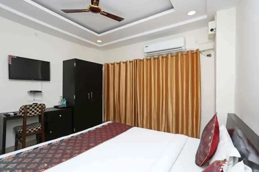 Communal lounge/ TV room in Hotel Sahu Near Kashi Vishwanath Temple Gate