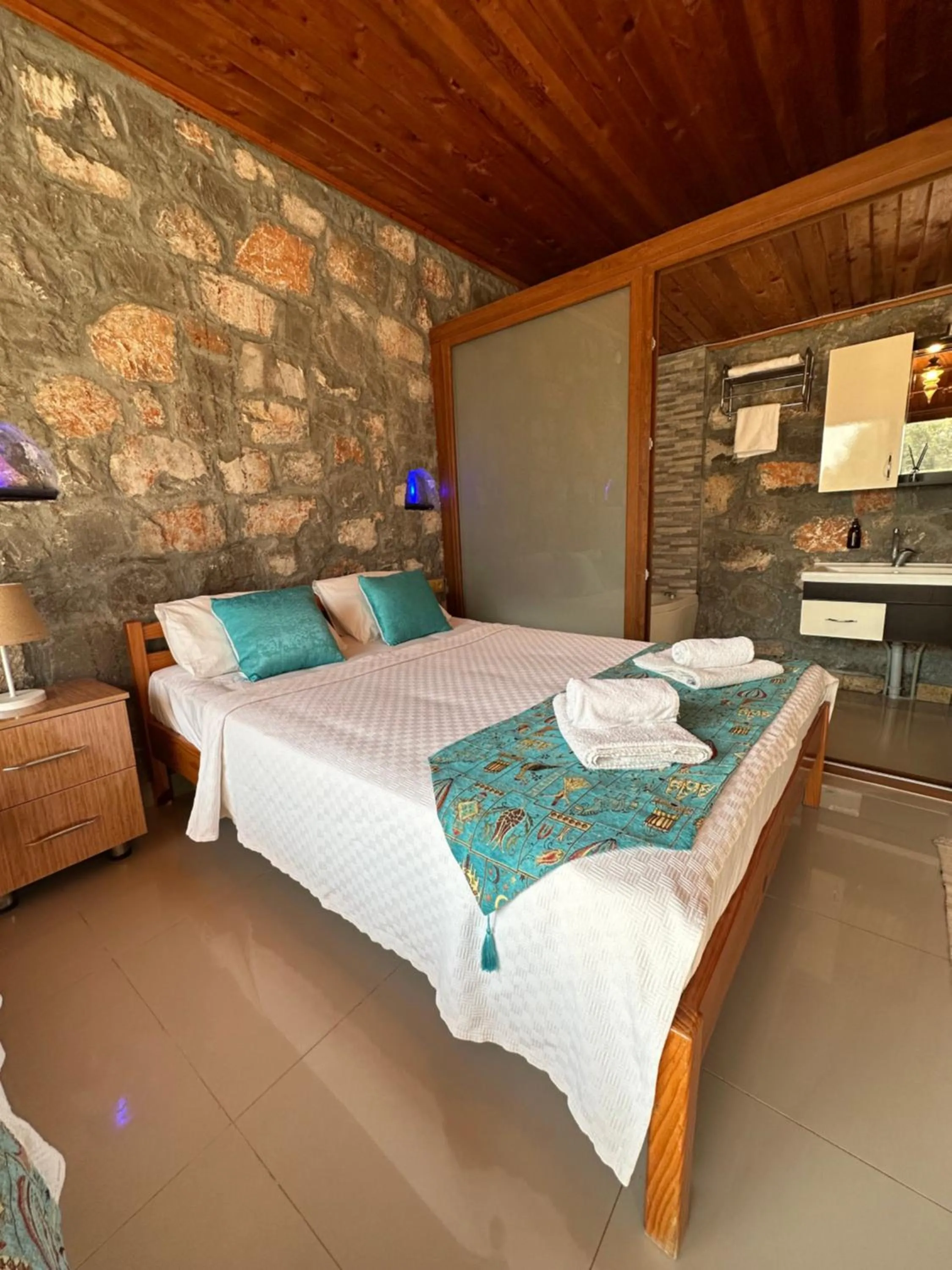 Bed in Kabak Armes Hotel