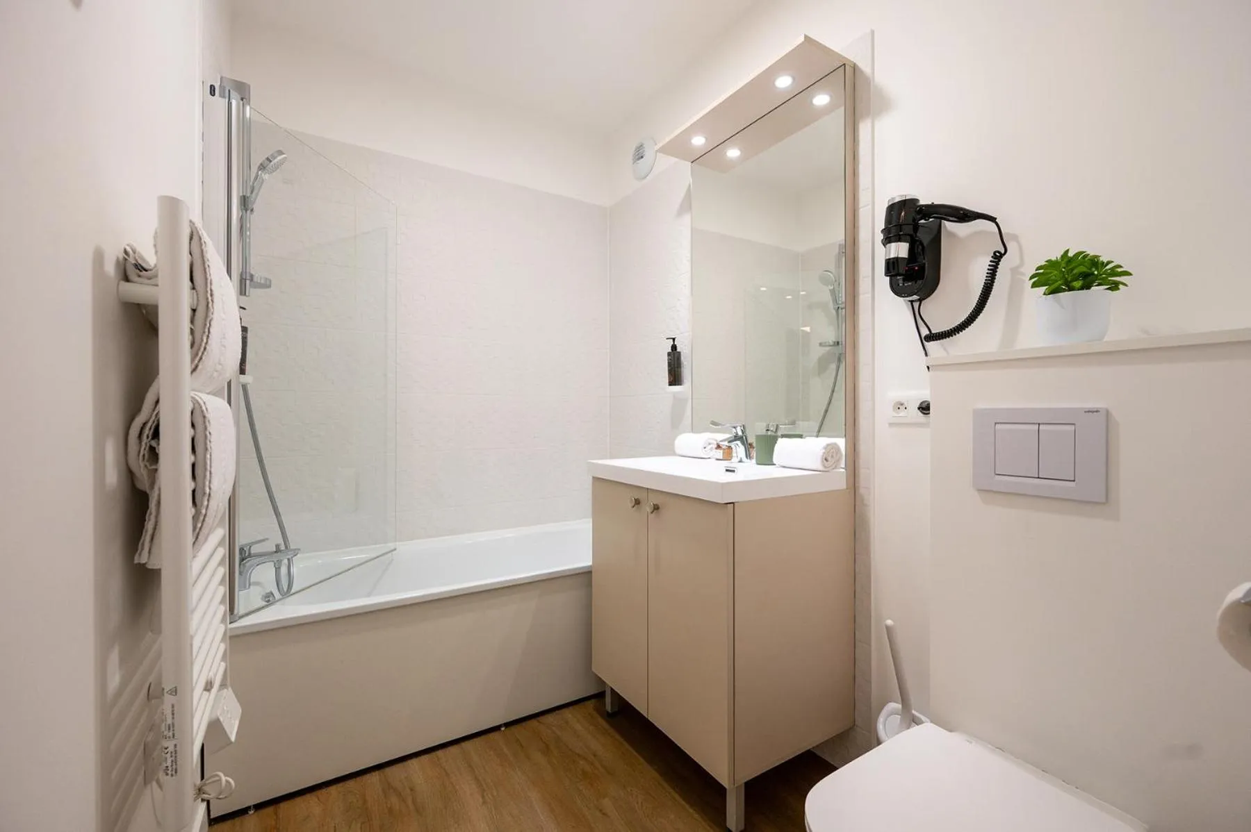 Bathroom in Nemea Appart Hotel La Boetie Bordeaux Pessac