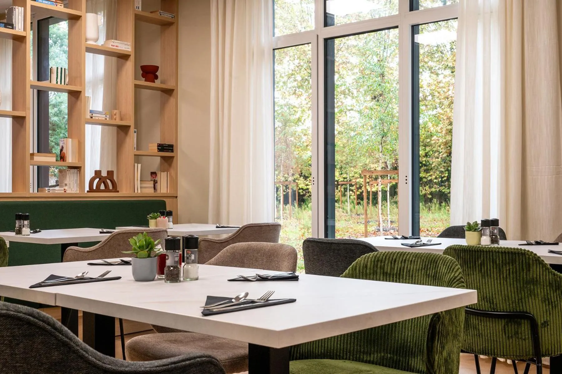 Breakfast in Nemea Appart Hotel La Boetie Bordeaux Pessac