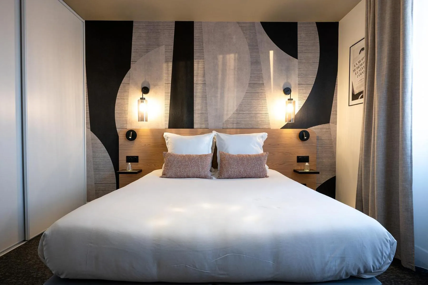 Bed in Nemea Appart Hotel Coeur Europe Strasbourg Illkirch