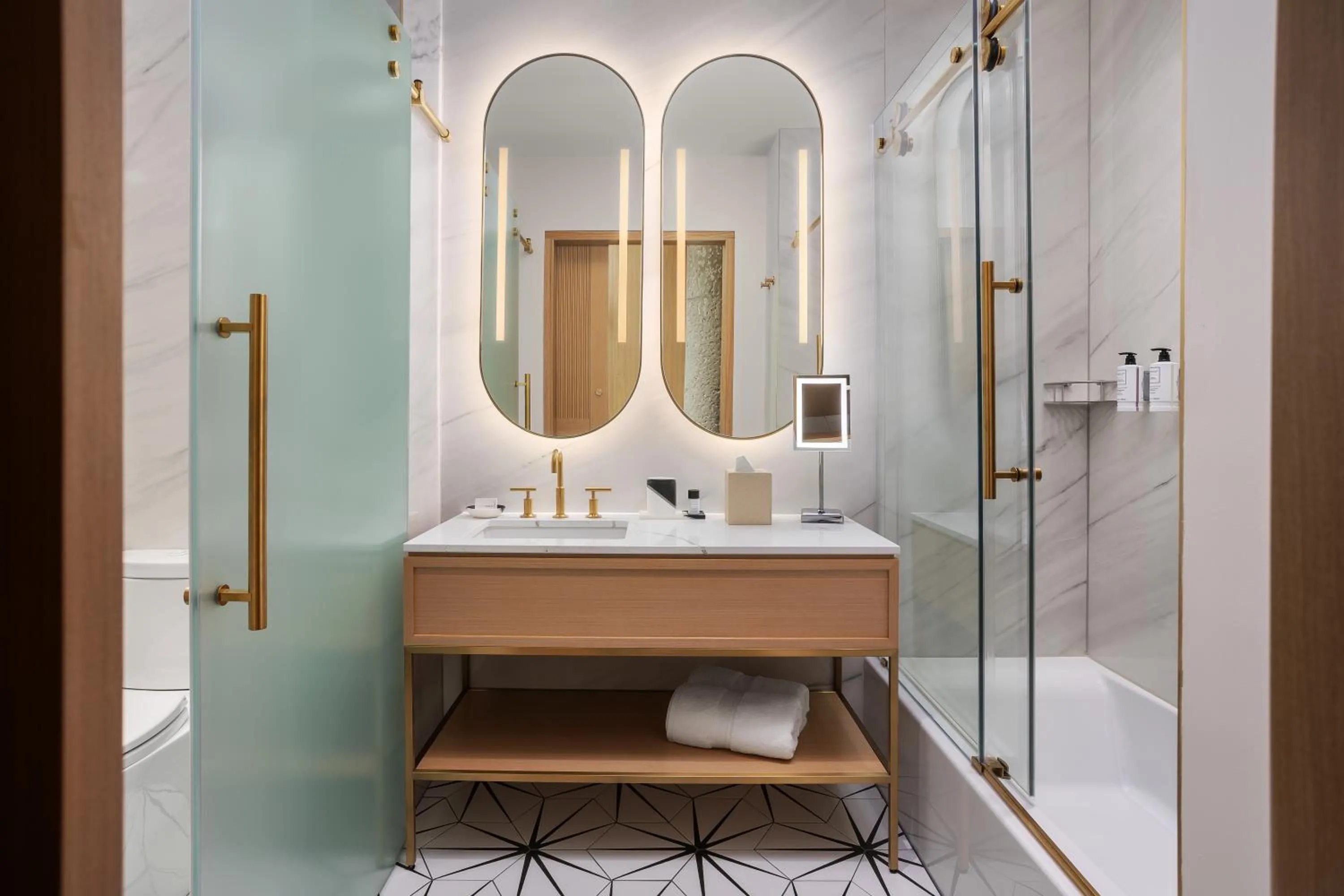 Shower in Hard Rock Hotel London Ontario