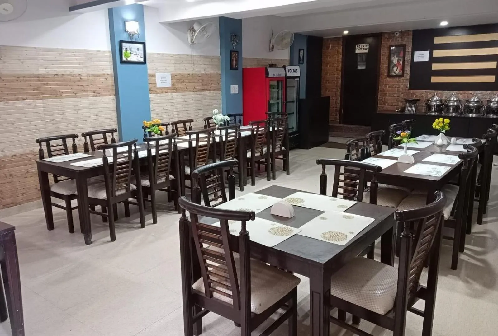 Restaurant/places to eat in Green Palms Rubystone Exotic