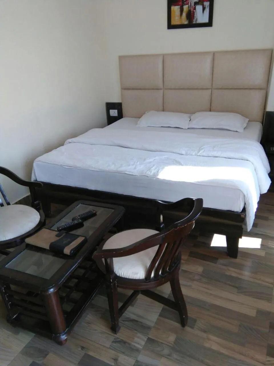 Bed in Green Palms Rubystone Exotic