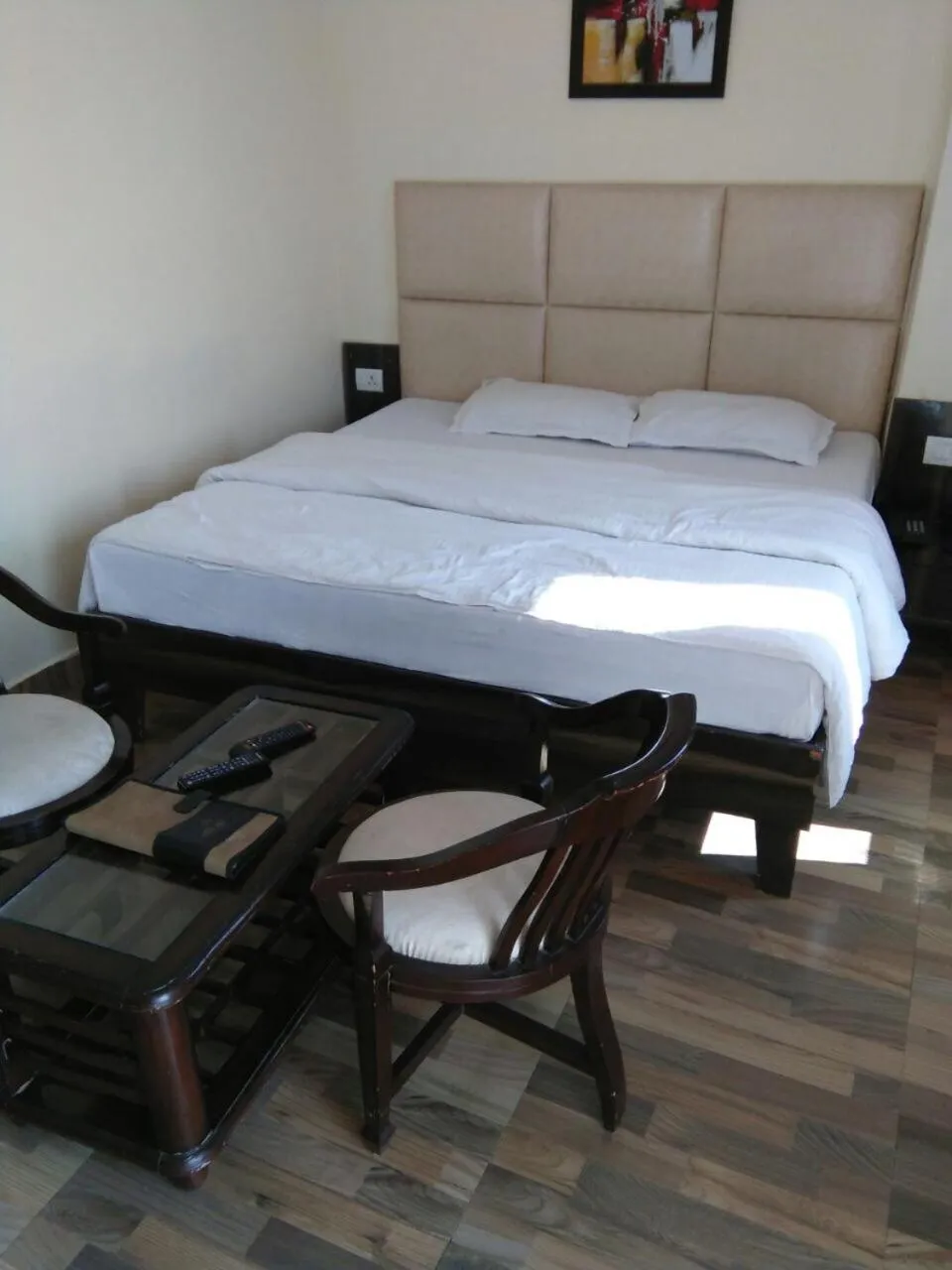 Bed in Green Palms Rubystone Exotic