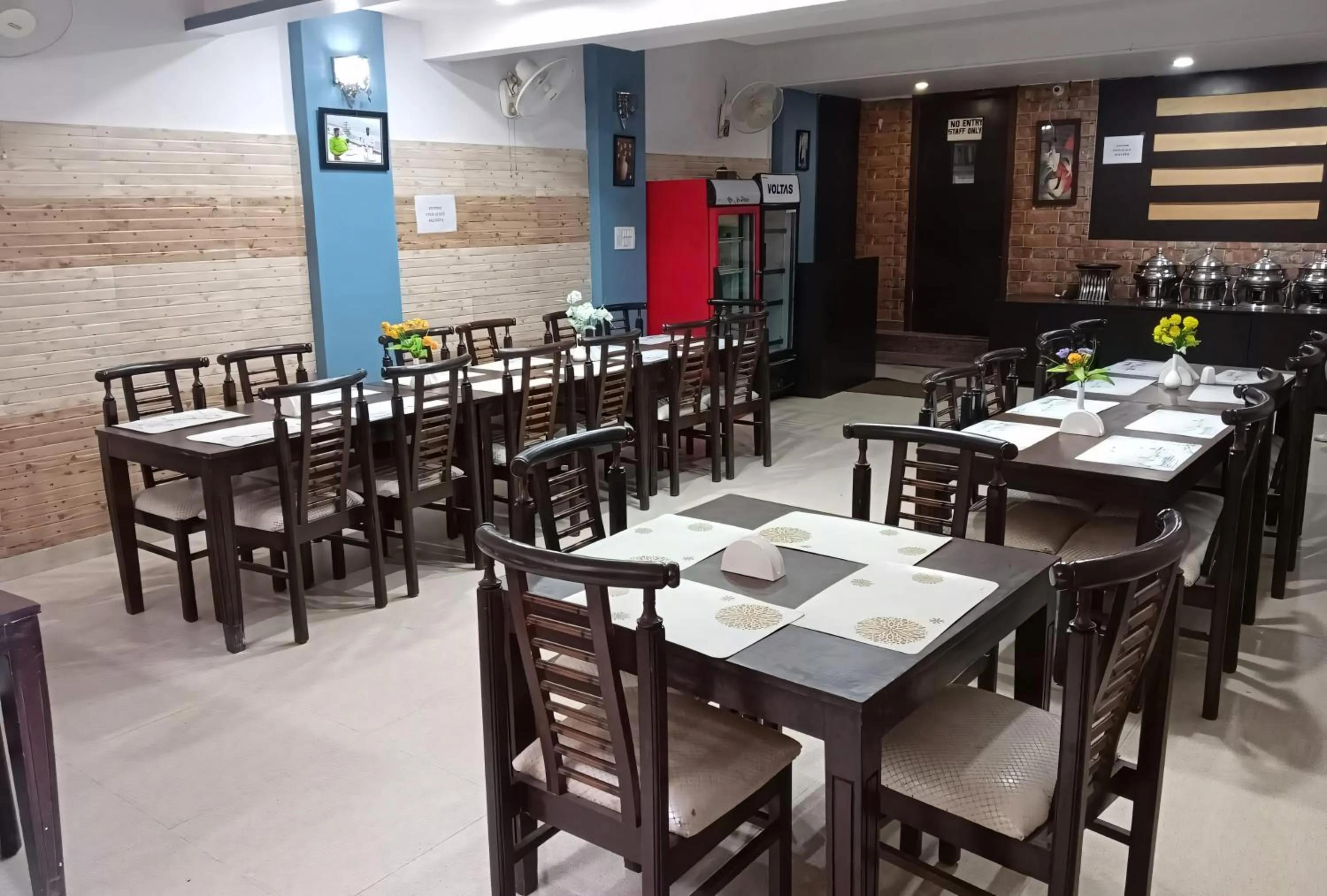 Restaurant/places to eat in Green Palms Rubystone Exotic