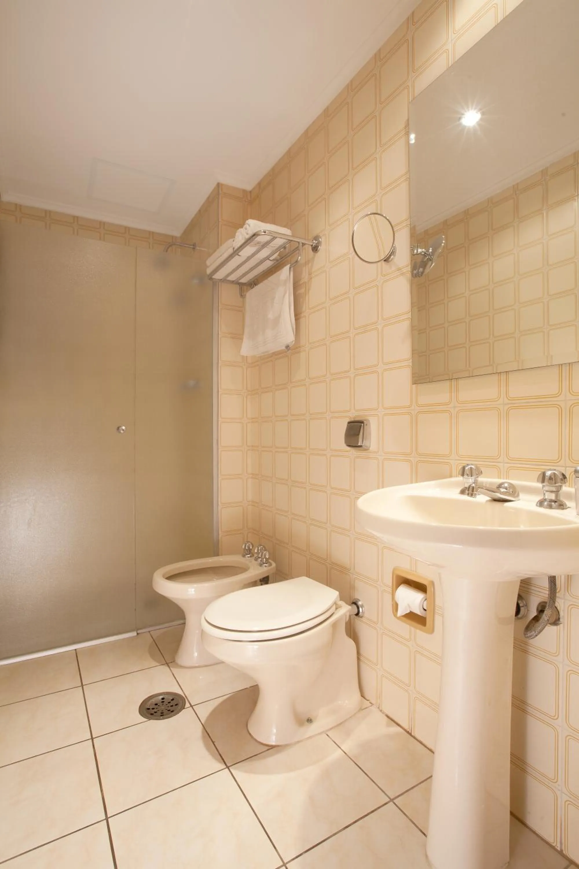 Bathroom in Hotel Moncloa