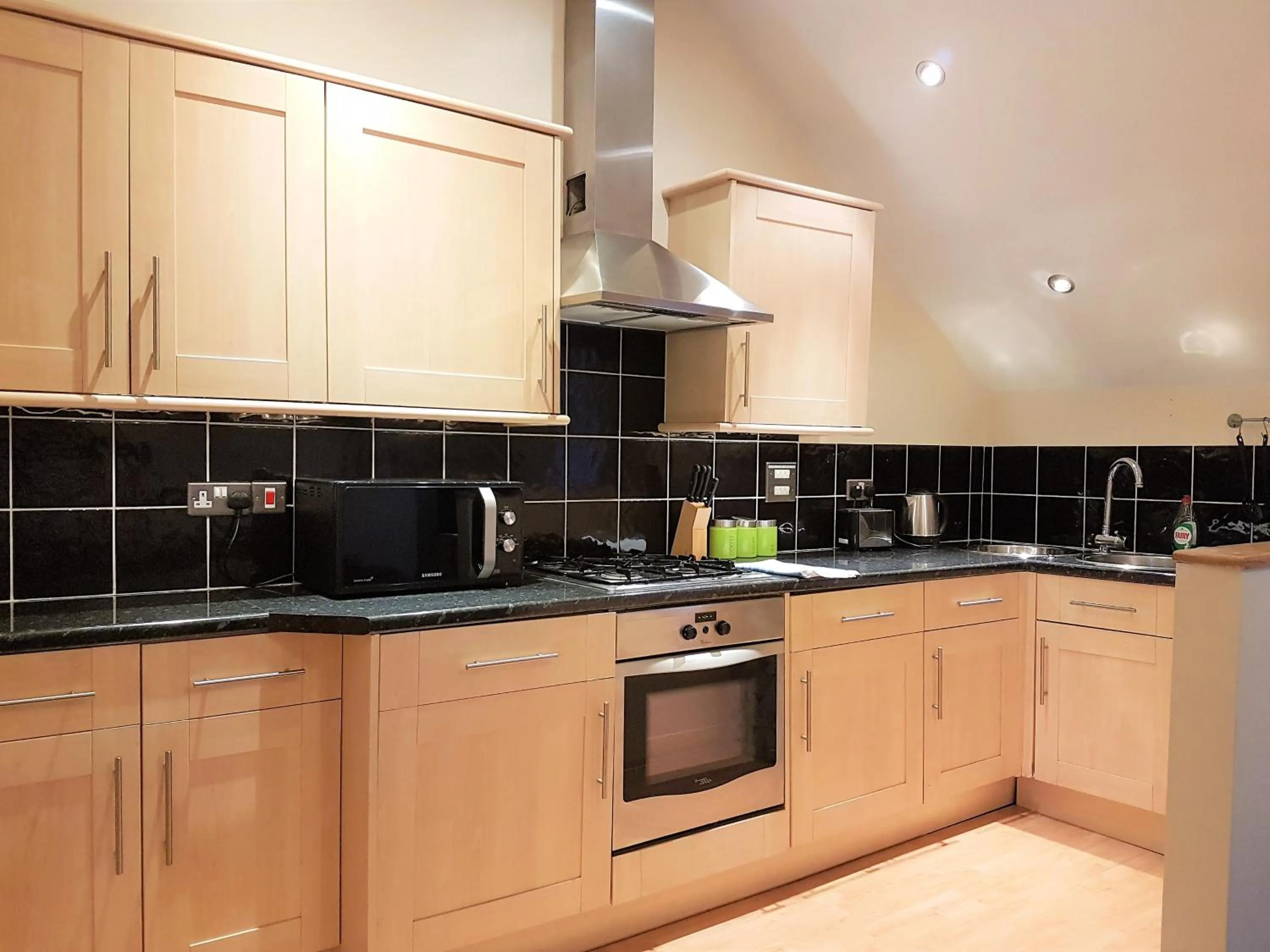 Kitchen or kitchenette in Bath Road Apartments