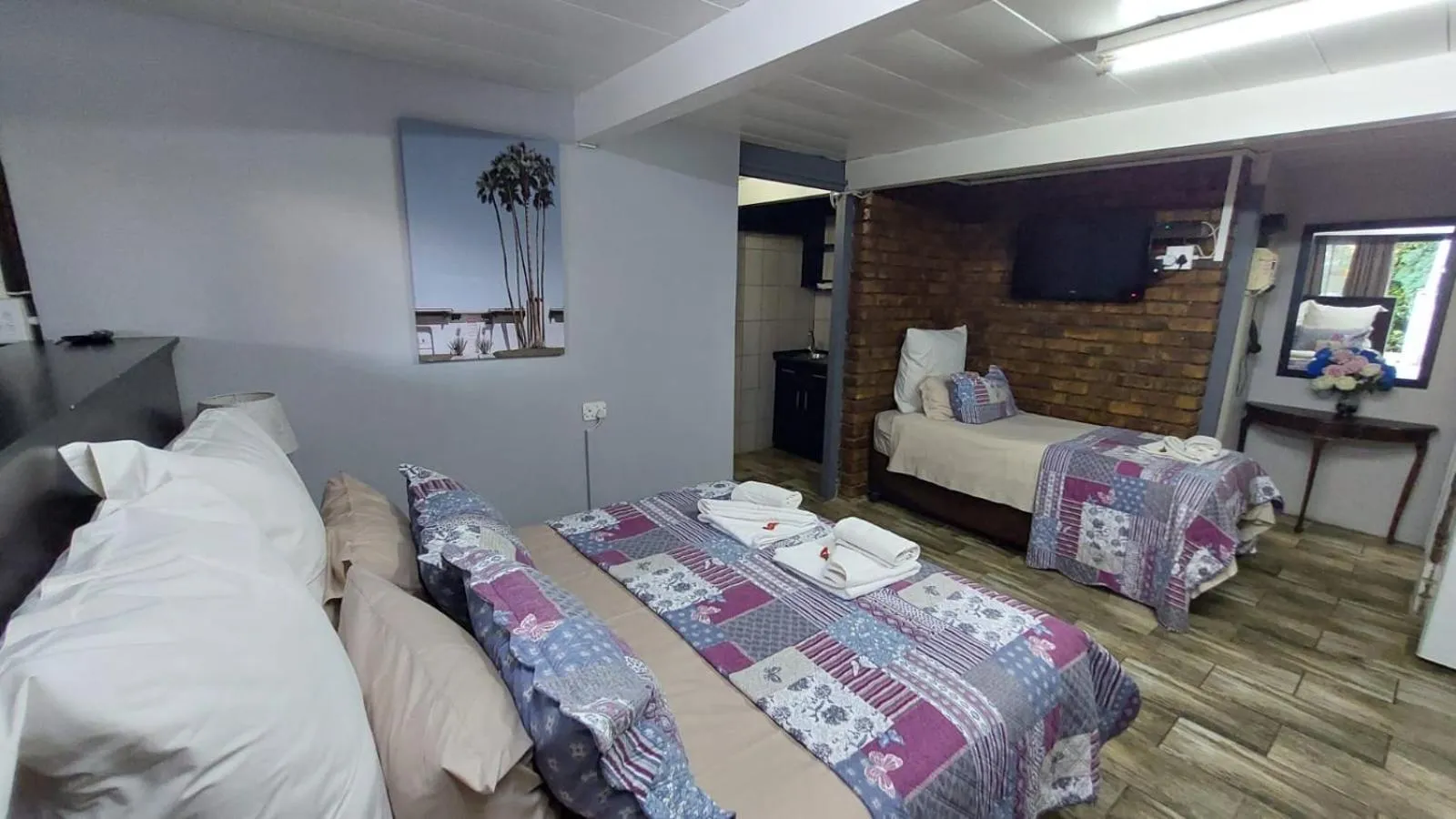 Bed in Gemstone Guest House