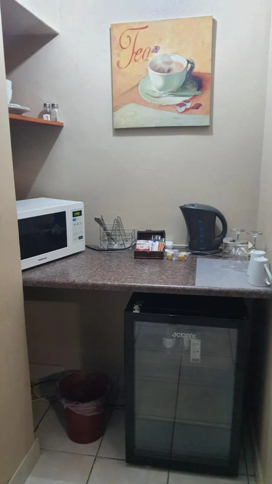 Kitchen or kitchenette in Gemstone Guest House