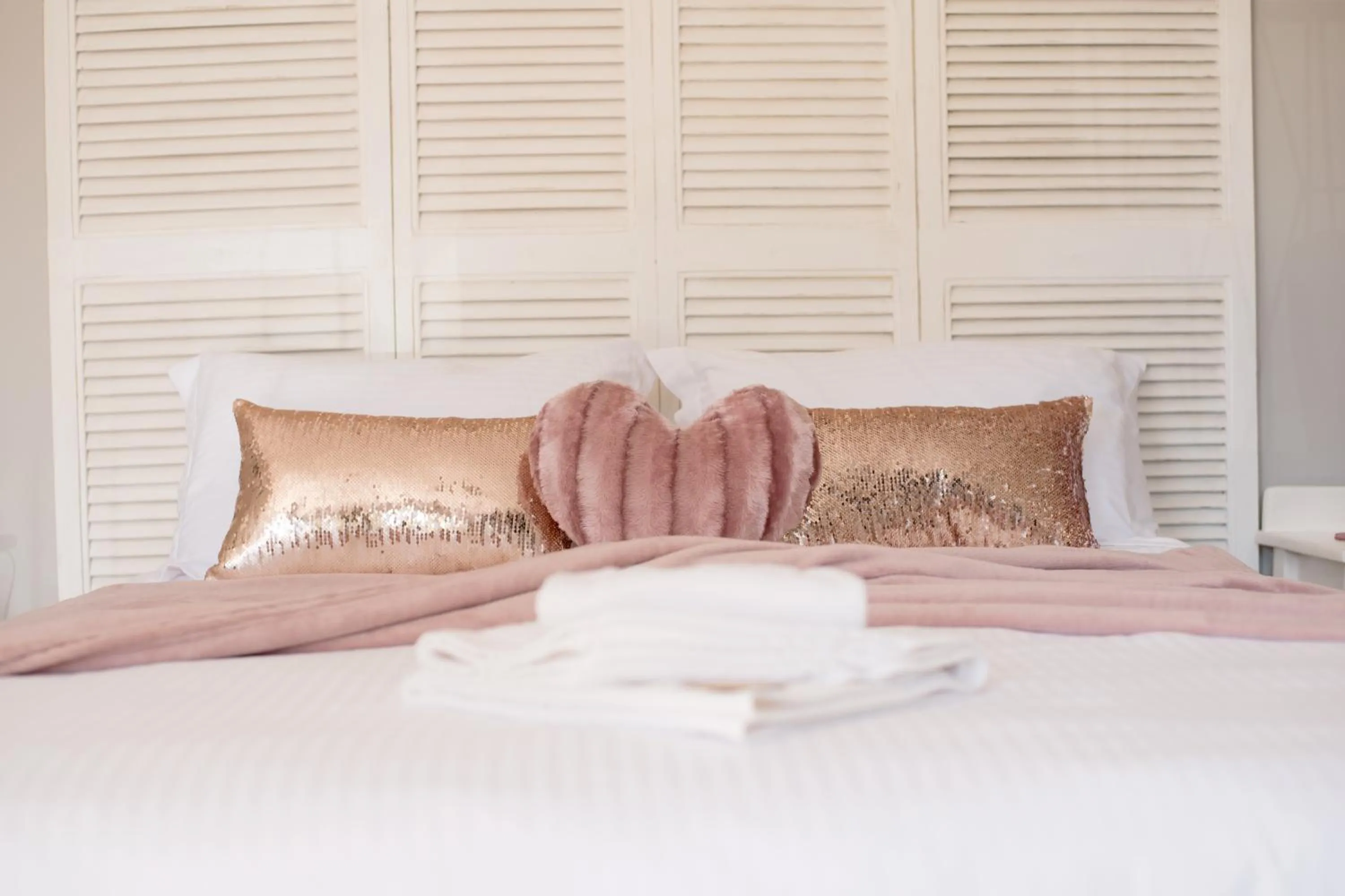 Bed in Gemstone Guest House