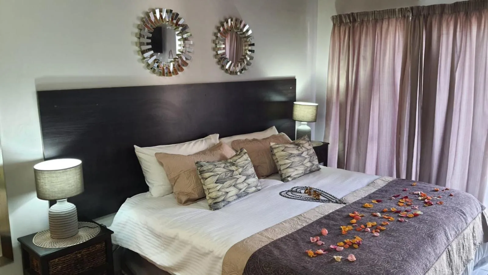 Bed in Gemstone Guest House