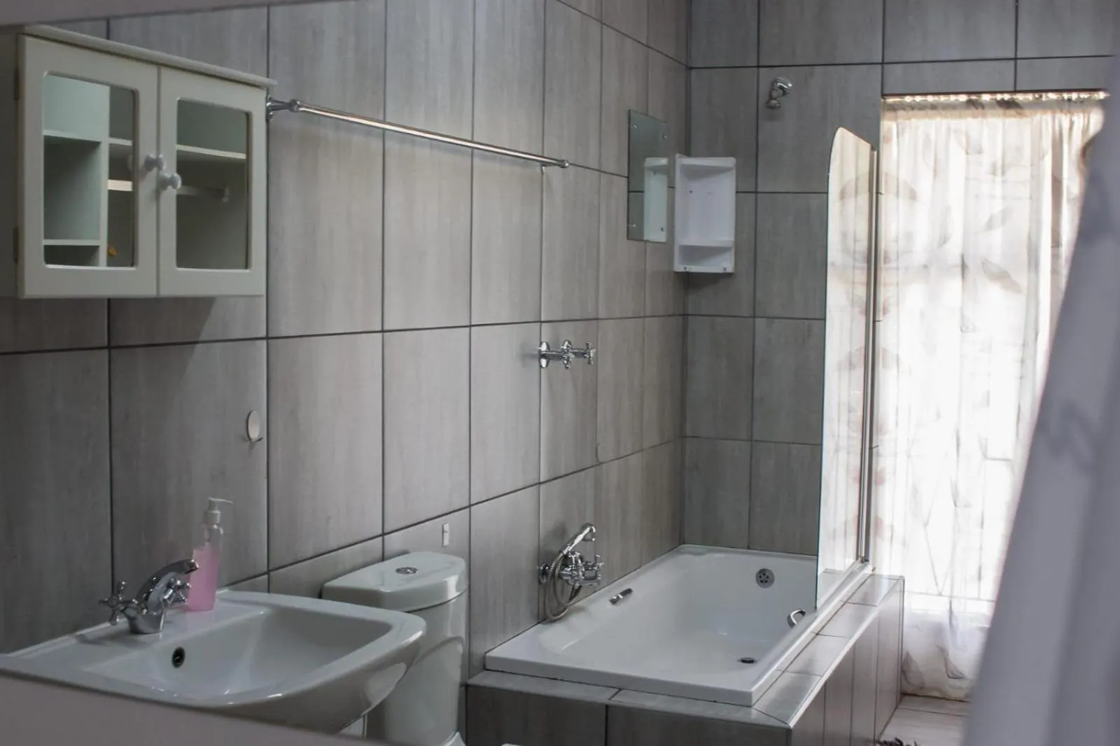 Bathroom in Gemstone Guest House