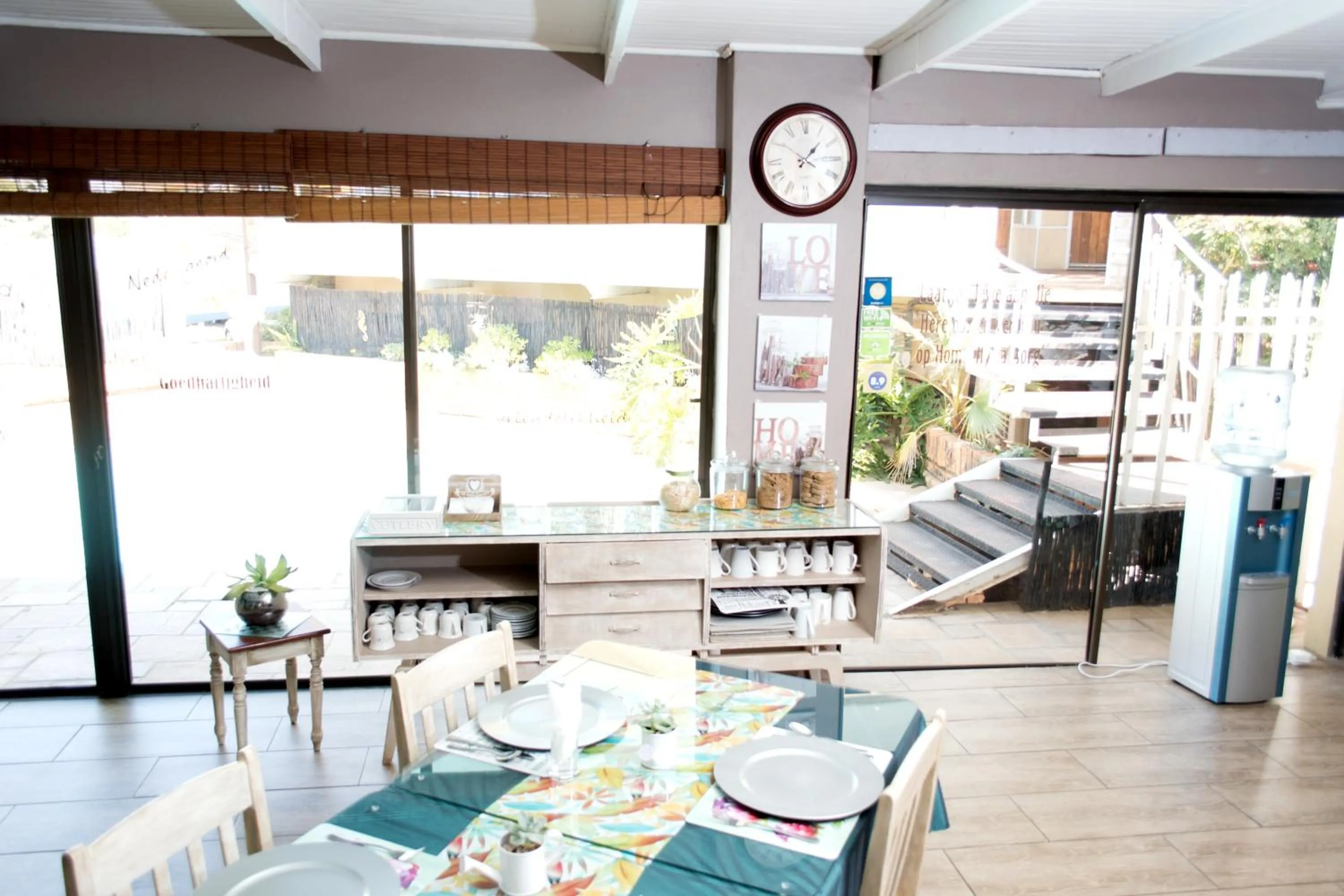 Restaurant/places to eat in Gemstone Guest House