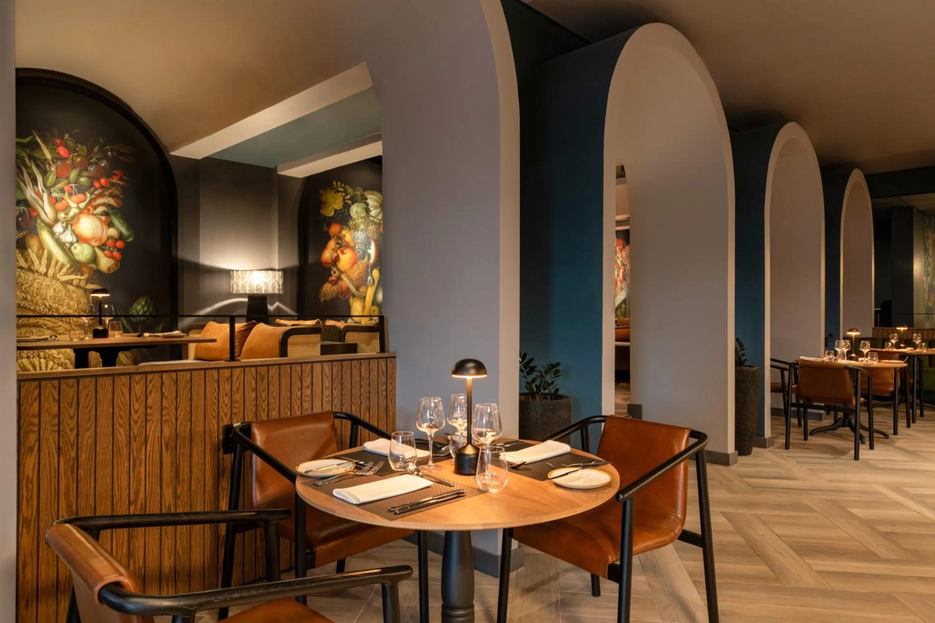 Restaurant/places to eat in Mercure Hotel Windhoek