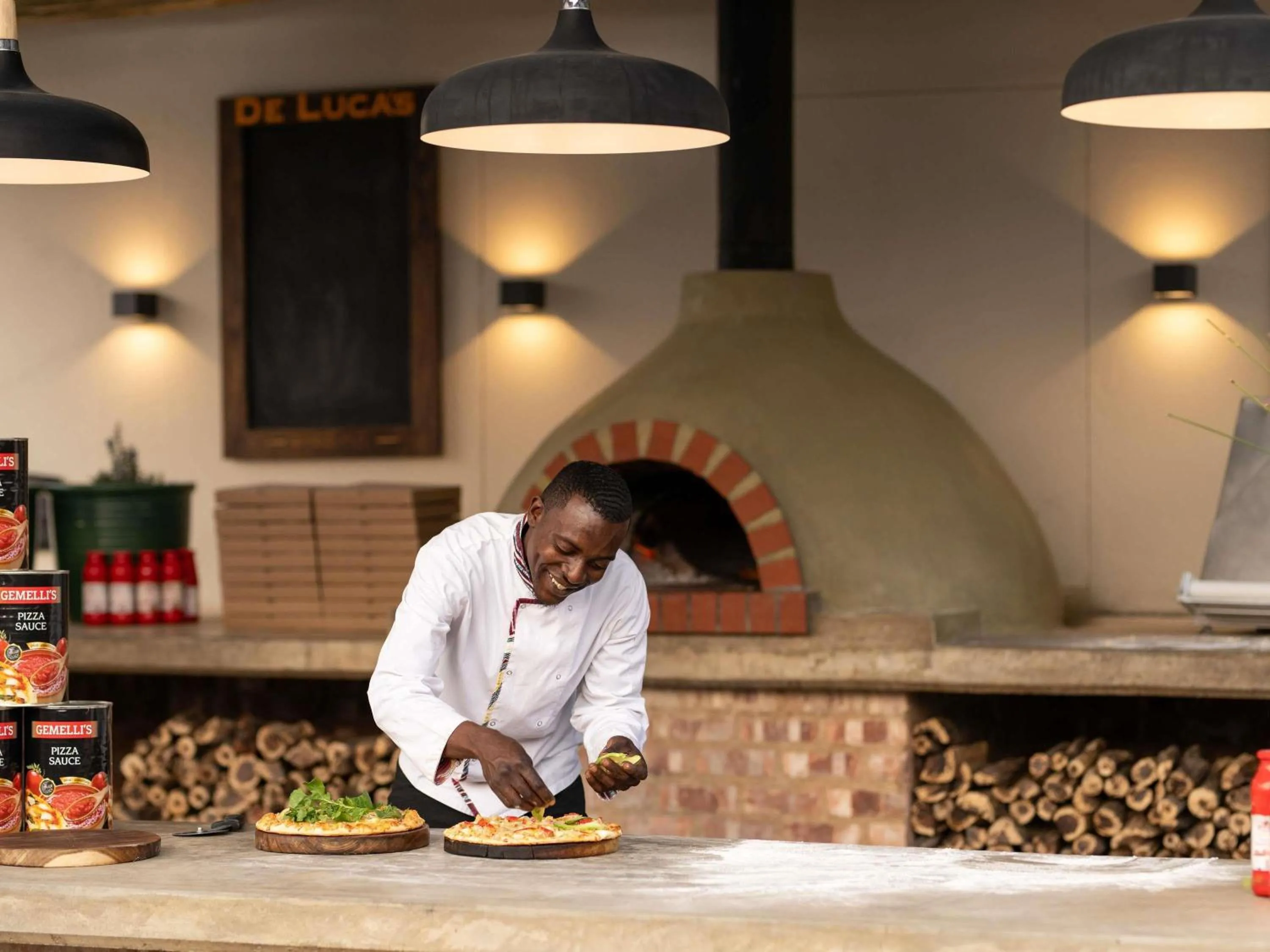 Restaurant/places to eat in Mercure Hotel Windhoek