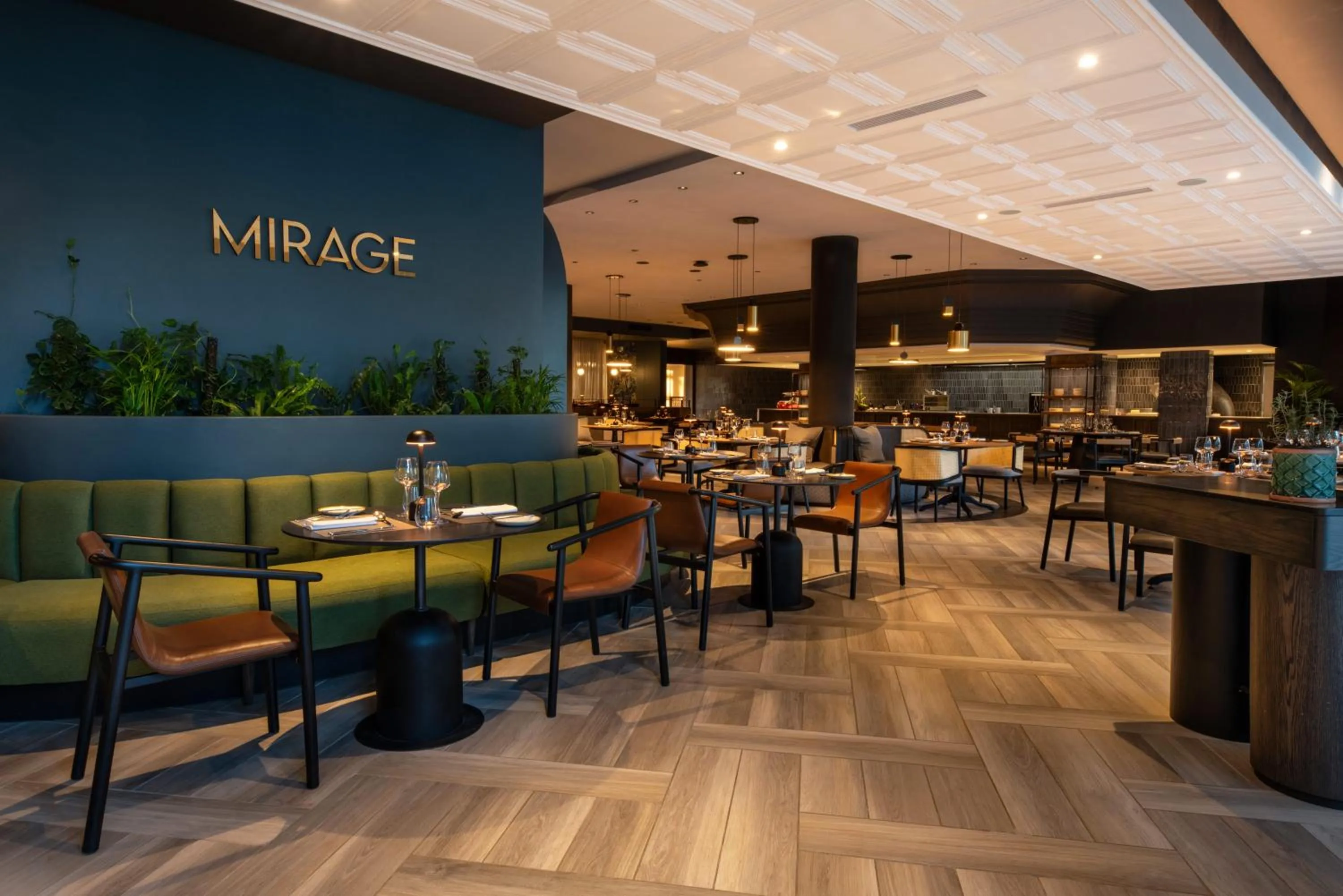 Restaurant/places to eat in Mercure Hotel Windhoek