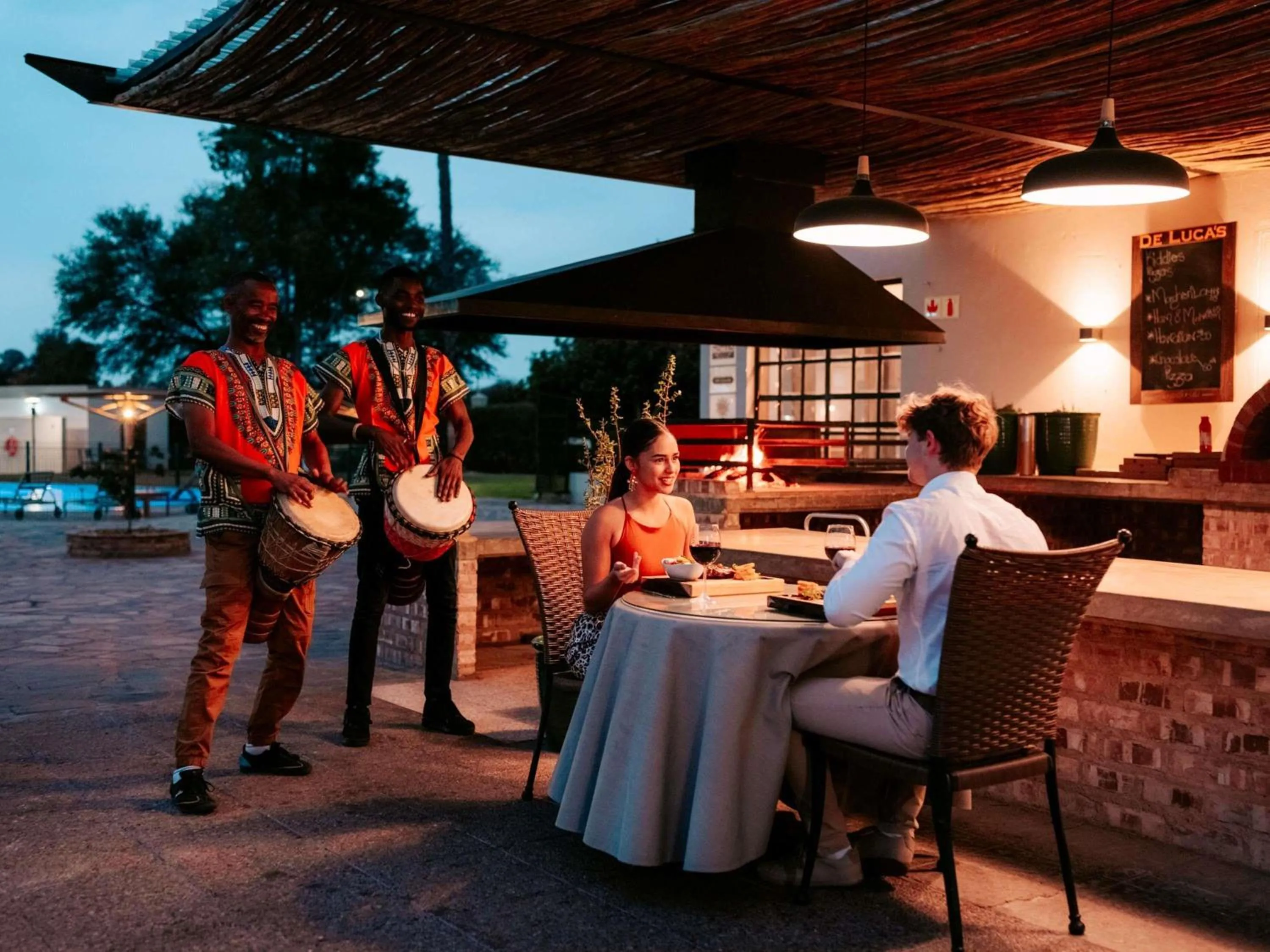 Restaurant/places to eat in Mercure Hotel Windhoek