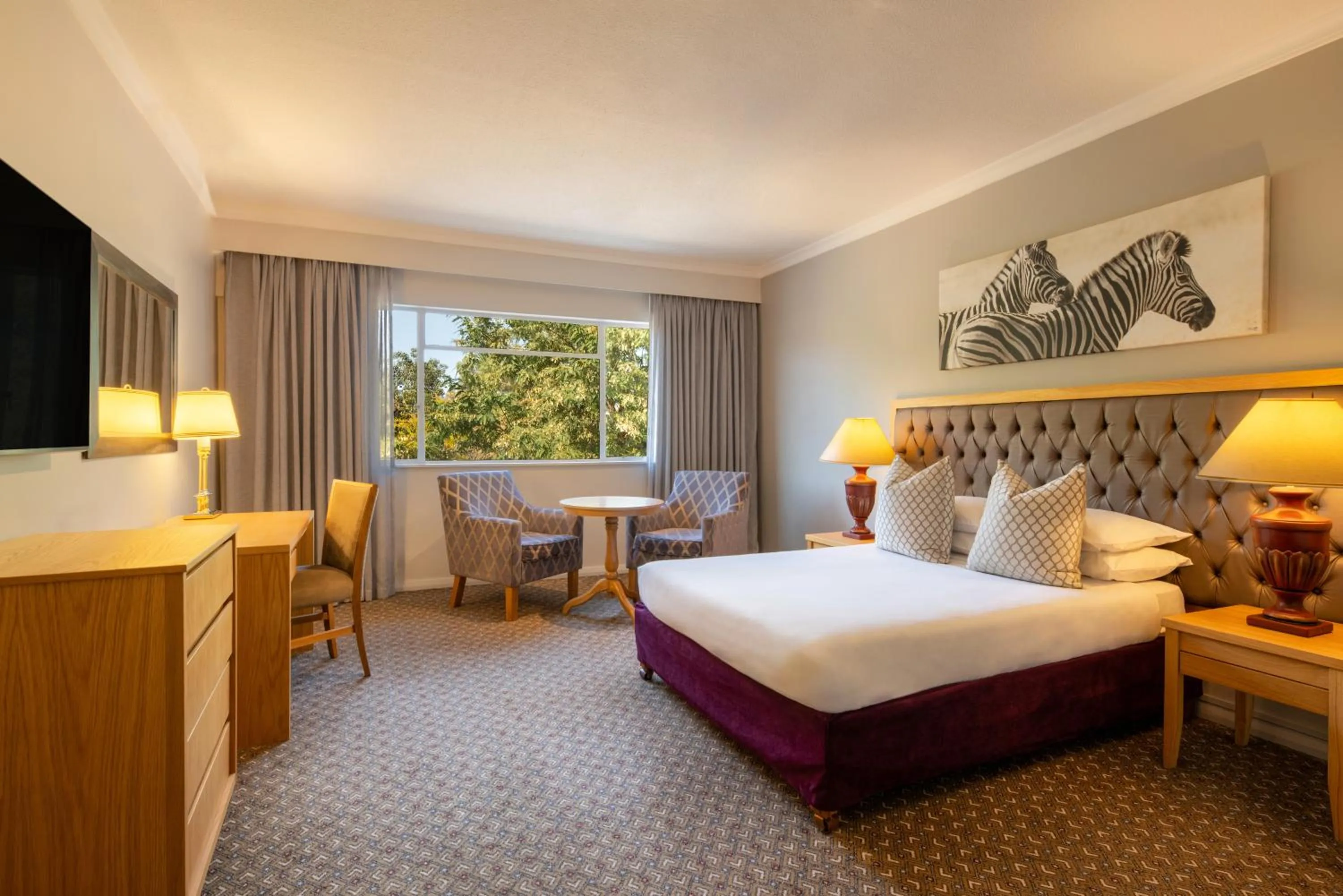 Bedroom, Bed in Mercure Hotel Windhoek