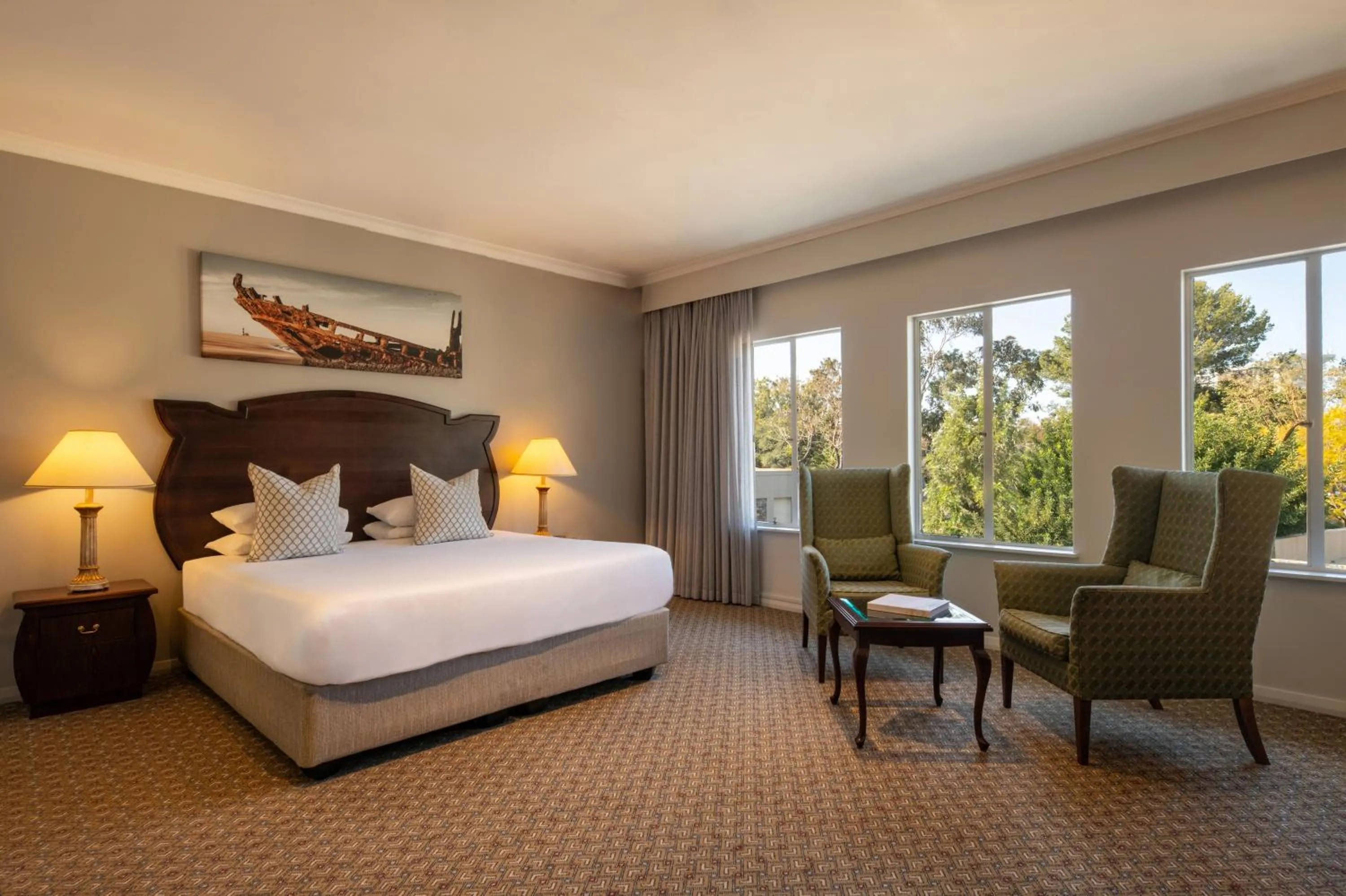 Bedroom, Bed in Mercure Hotel Windhoek