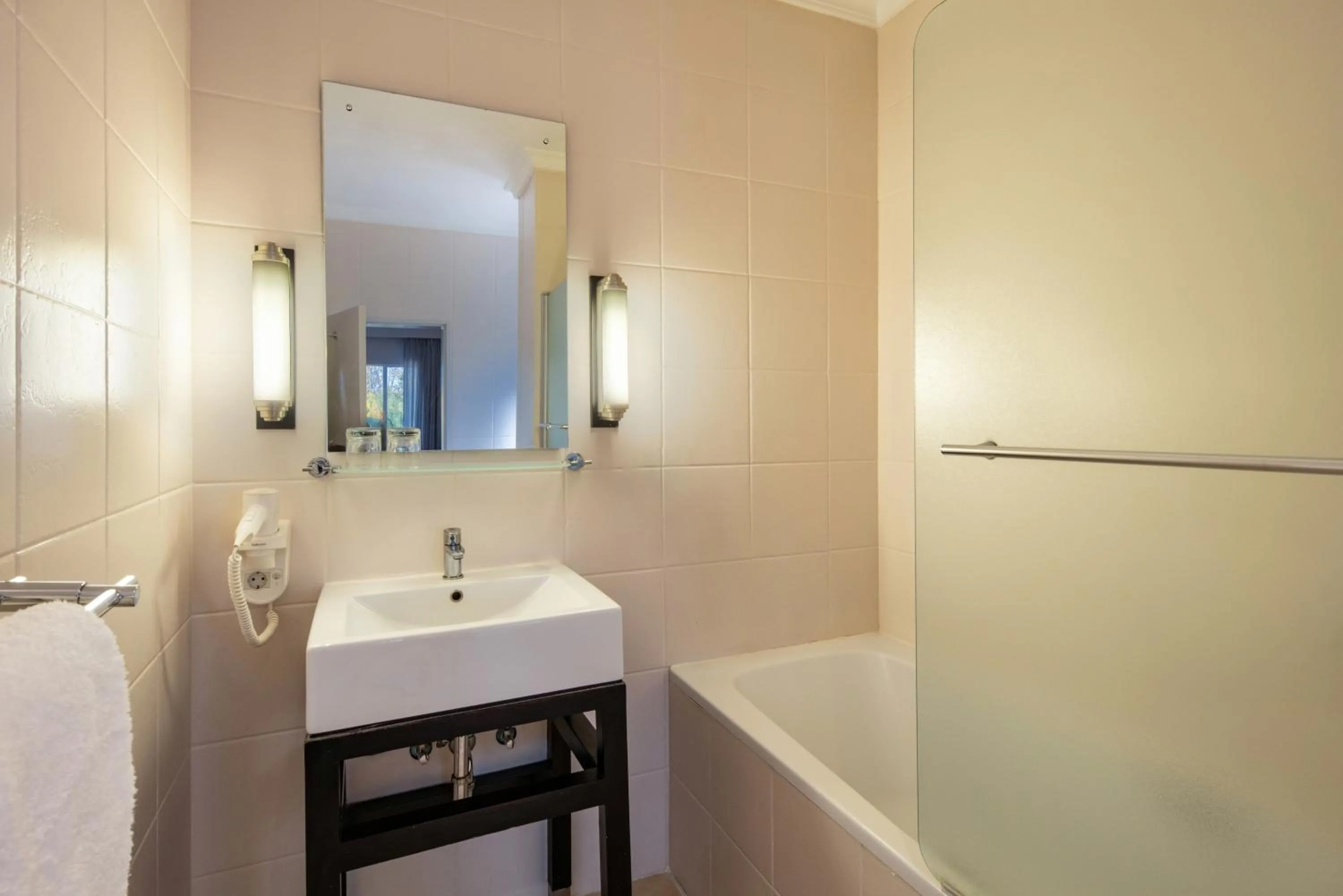 Bathroom in Mercure Hotel Windhoek