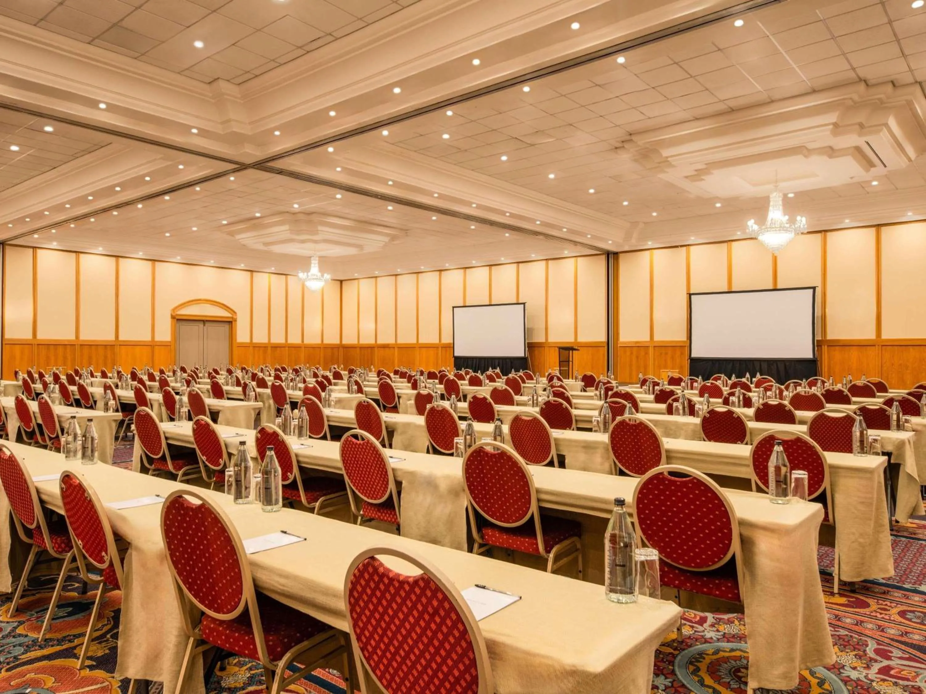 Meeting/conference room in Mercure Hotel Windhoek