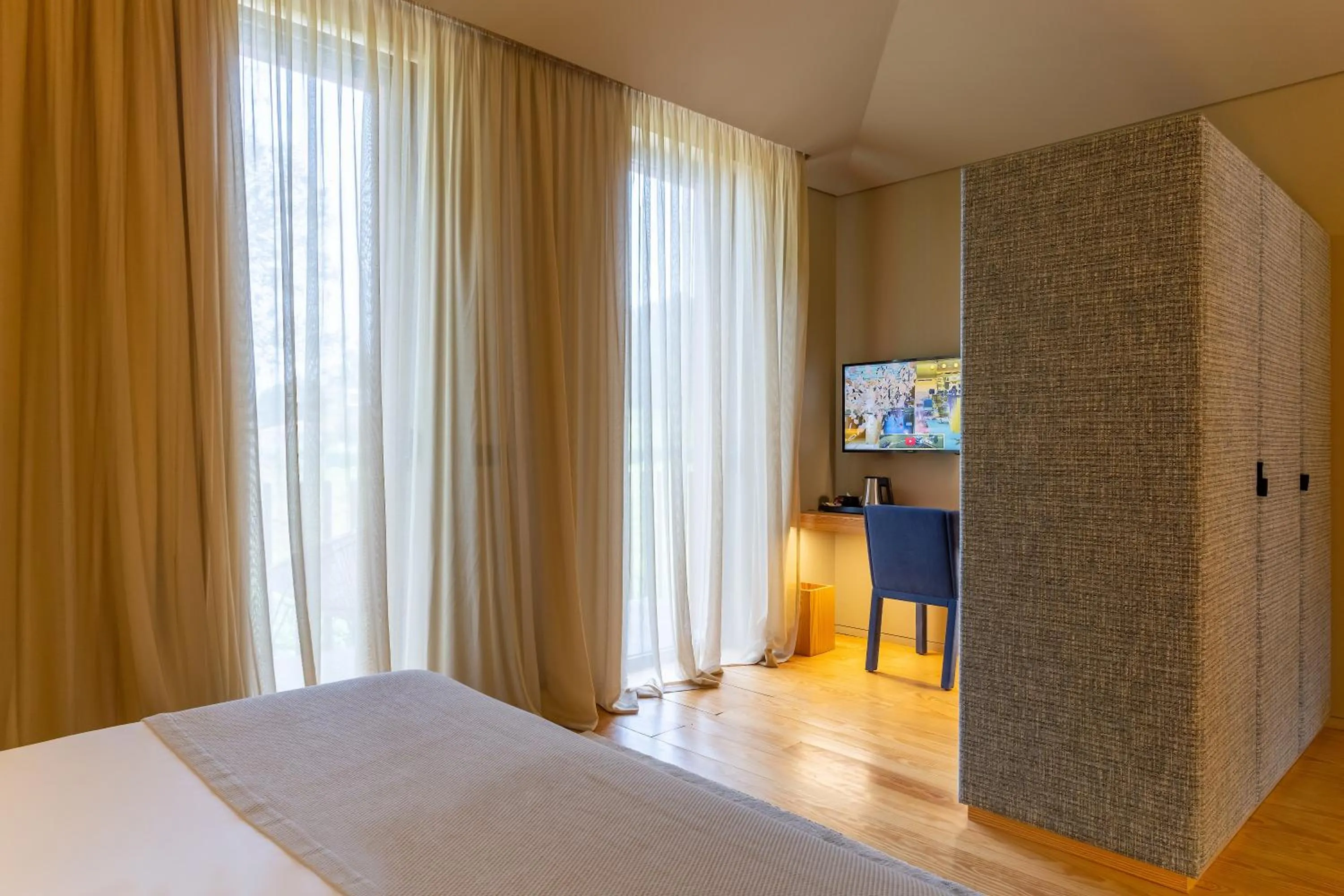 TV and multimedia, Bed in Monverde - Wine Experience Hotel - by Unlock Hotels