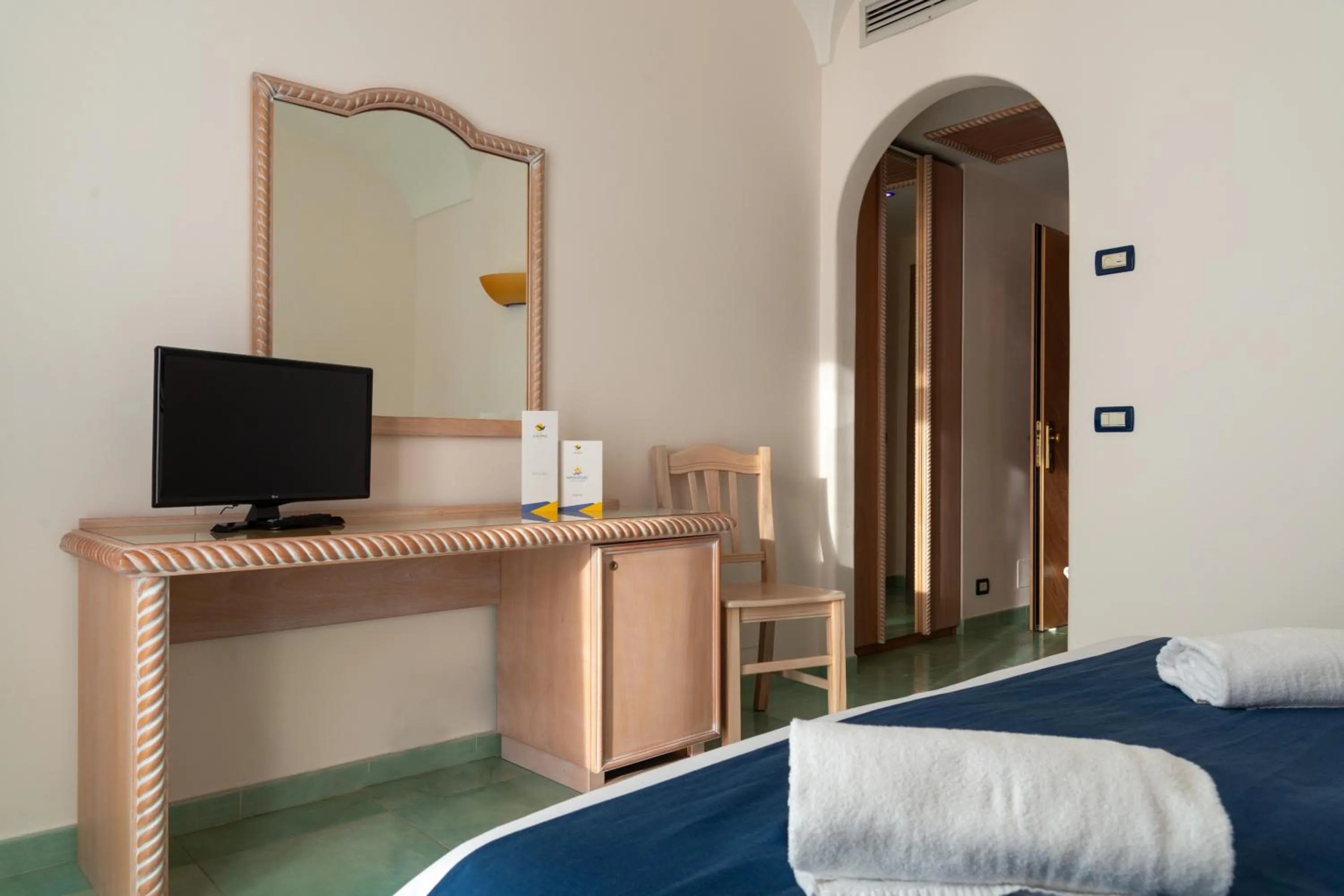 Bedroom, Bed in Hotel Albatros