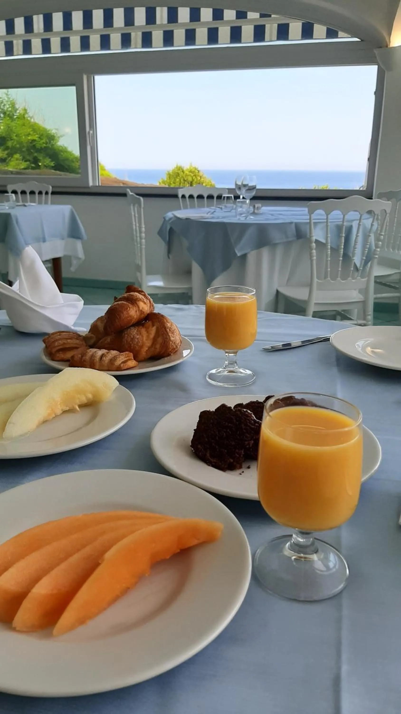 Continental breakfast in Hotel Albatros