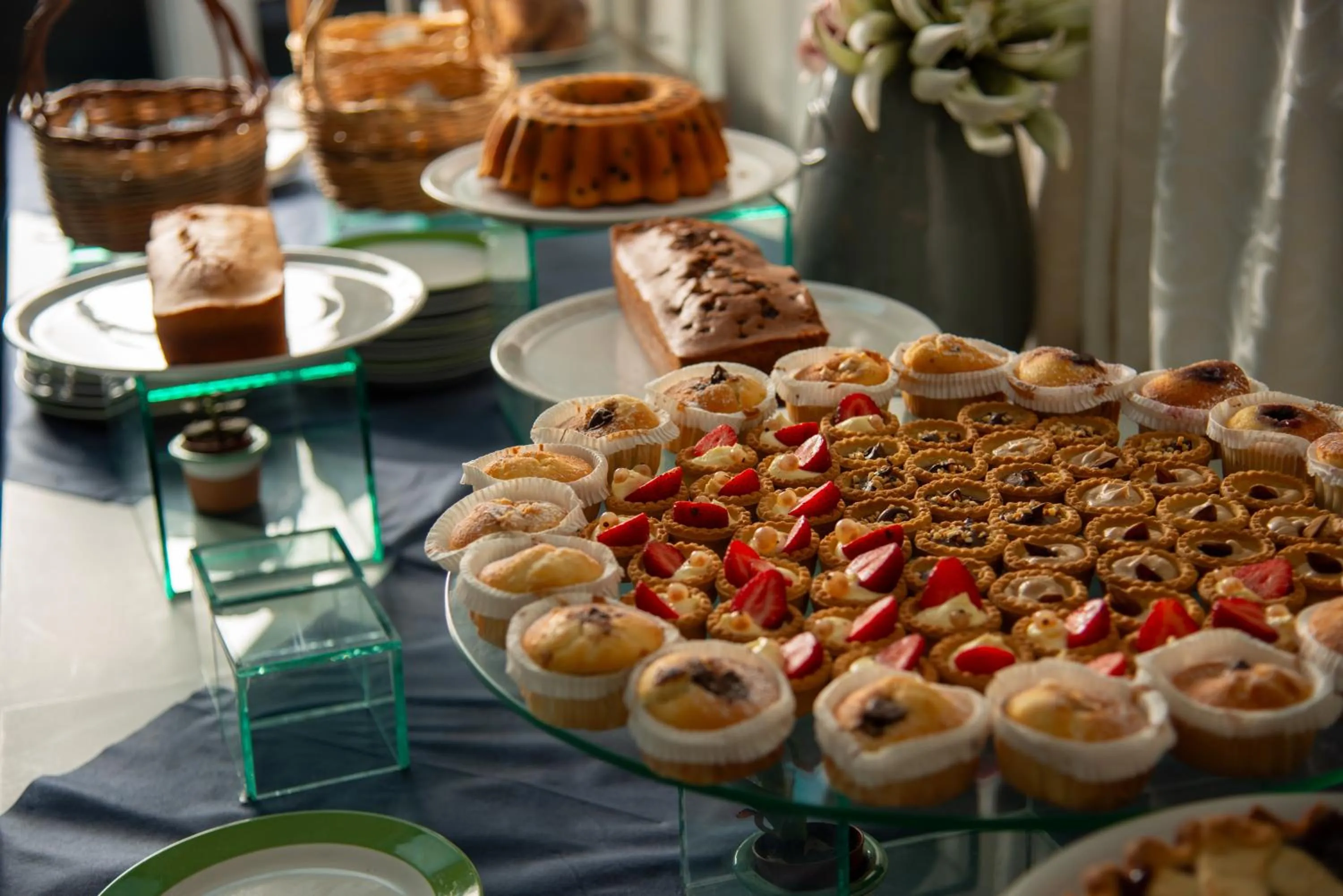 Restaurant/places to eat in Hotel Albatros